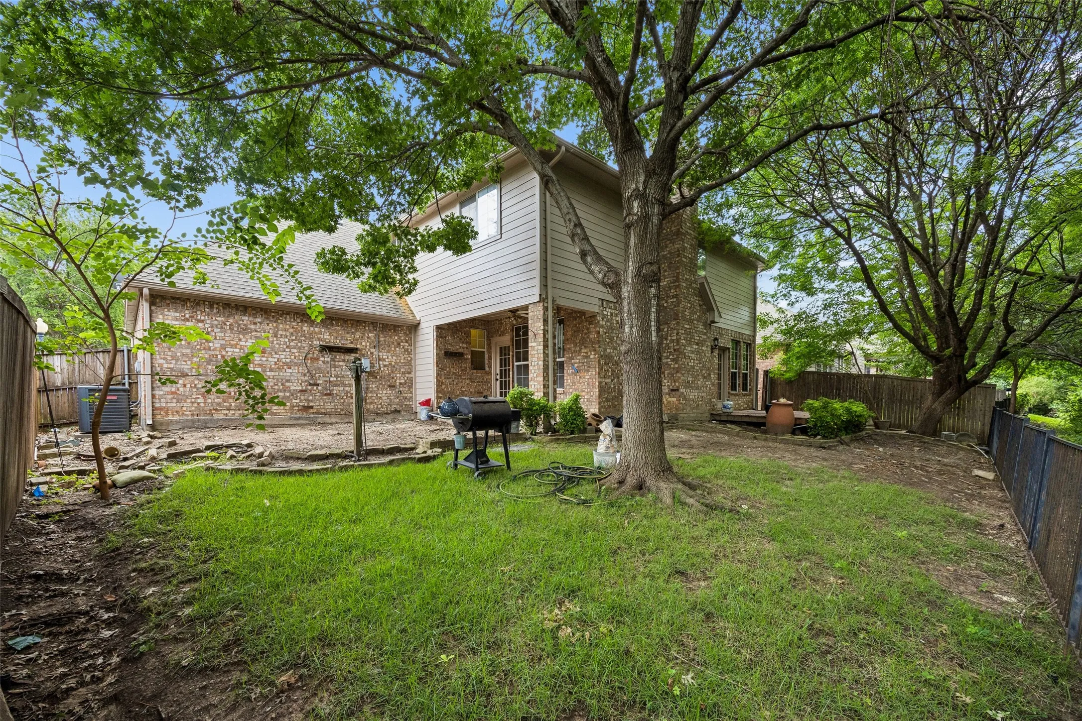 Single Family Residence For Sale in Collin County , 5228 Stone Brooke Crossing, Mc Kinney, Texas 75072, 4 Bedroom, 3 Bathroom, 2 Garage spaces, 2,602 Sqft, built in 1999, mls#21259062, Real Estate Agent in Mc Kinney, Homes For Sale in Collin county, Homes For Sale in Mc Kinney, Realtor in Mc Kinney Texas, Real Estate Brokerage Independent Realty Texas, Luminita Cordes Realtor