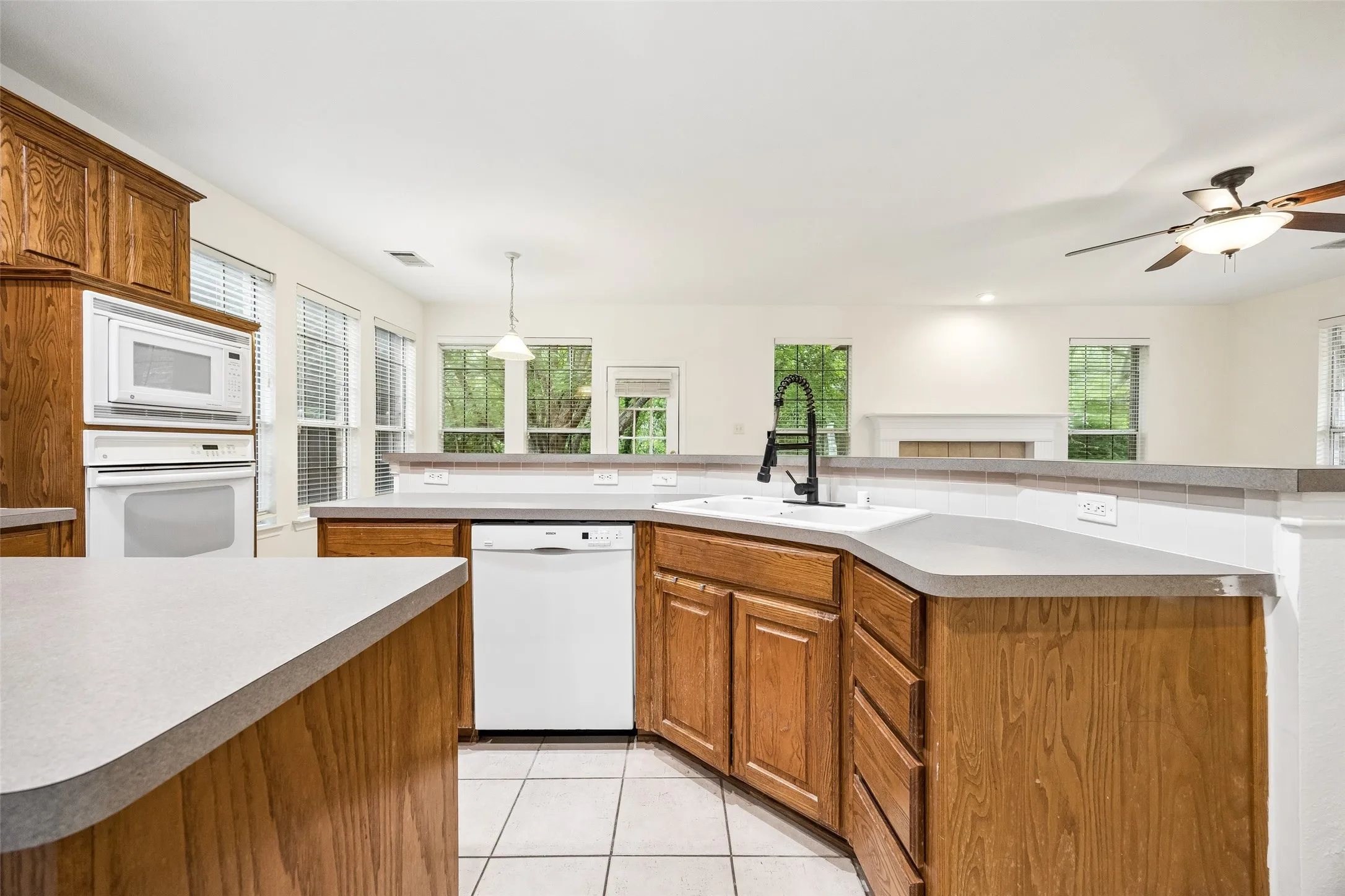 Single Family Residence For Sale in Collin County , 5228 Stone Brooke Crossing, Mc Kinney, Texas 75072, 4 Bedroom, 3 Bathroom, 2 Garage spaces, 2,602 Sqft, built in 1999, mls#21259062, Real Estate Agent in Mc Kinney, Homes For Sale in Collin county, Homes For Sale in Mc Kinney, Realtor in Mc Kinney Texas, Real Estate Brokerage Independent Realty Texas, Luminita Cordes Realtor
