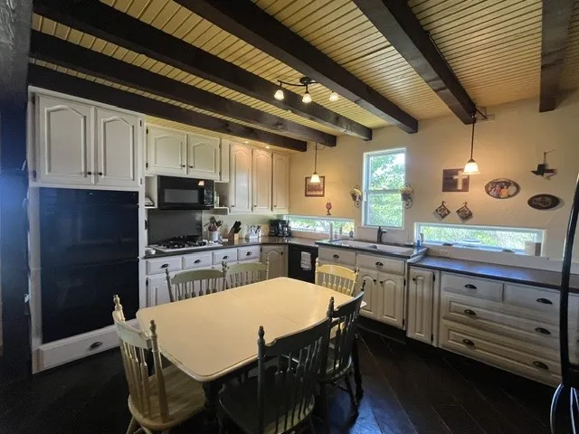 Single Family Residence For Sale in Hamilton County , 715 County Road 426, Purmela, Texas 76566, 3 Bedrooms, 2 Bathrooms, Garage spaces, 1,258 Sqft, built in 2008, Price $649,900, mls#21293550, Real Estate Agent in Purmela, Homes For Sale in Hamilton county, Homes For Sale in Purmela, Realtor in Purmela Texas, Real Estate Brokerage Independent Realty Texas, Luminita Cordes Realtor