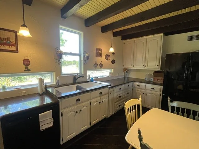 Single Family Residence For Sale in Hamilton County , 715 County Road 426, Purmela, Texas 76566, 3 Bedrooms, 2 Bathrooms, Garage spaces, 1,258 Sqft, built in 2008, Price $649,900, mls#21293550, Real Estate Agent in Purmela, Homes For Sale in Hamilton county, Homes For Sale in Purmela, Realtor in Purmela Texas, Real Estate Brokerage Independent Realty Texas, Luminita Cordes Realtor