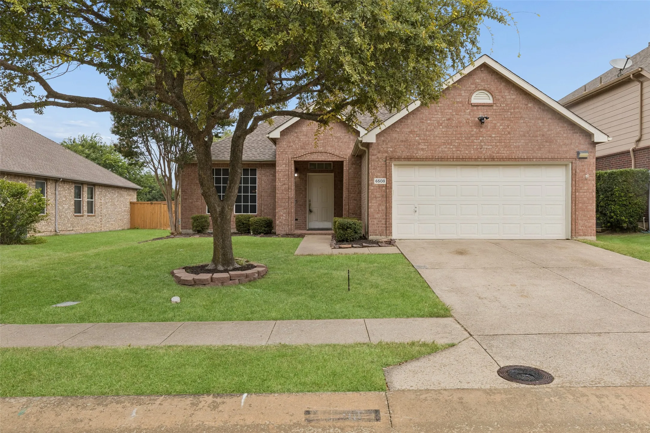 Single Family Residence For Sale in Collin County , 6508 Courtyards Drive, Mc Kinney, Texas 75072, 3 Bedroom, 2 Bathroom, 2 Garage spaces, 1,781 Sqft, built in 2001, mls#21293557, Real Estate Agent in Mc Kinney, Homes For Sale in Collin county, Homes For Sale in Mc Kinney, Realtor in Mc Kinney Texas, Real Estate Brokerage Independent Realty Texas, Luminita Cordes Realtor