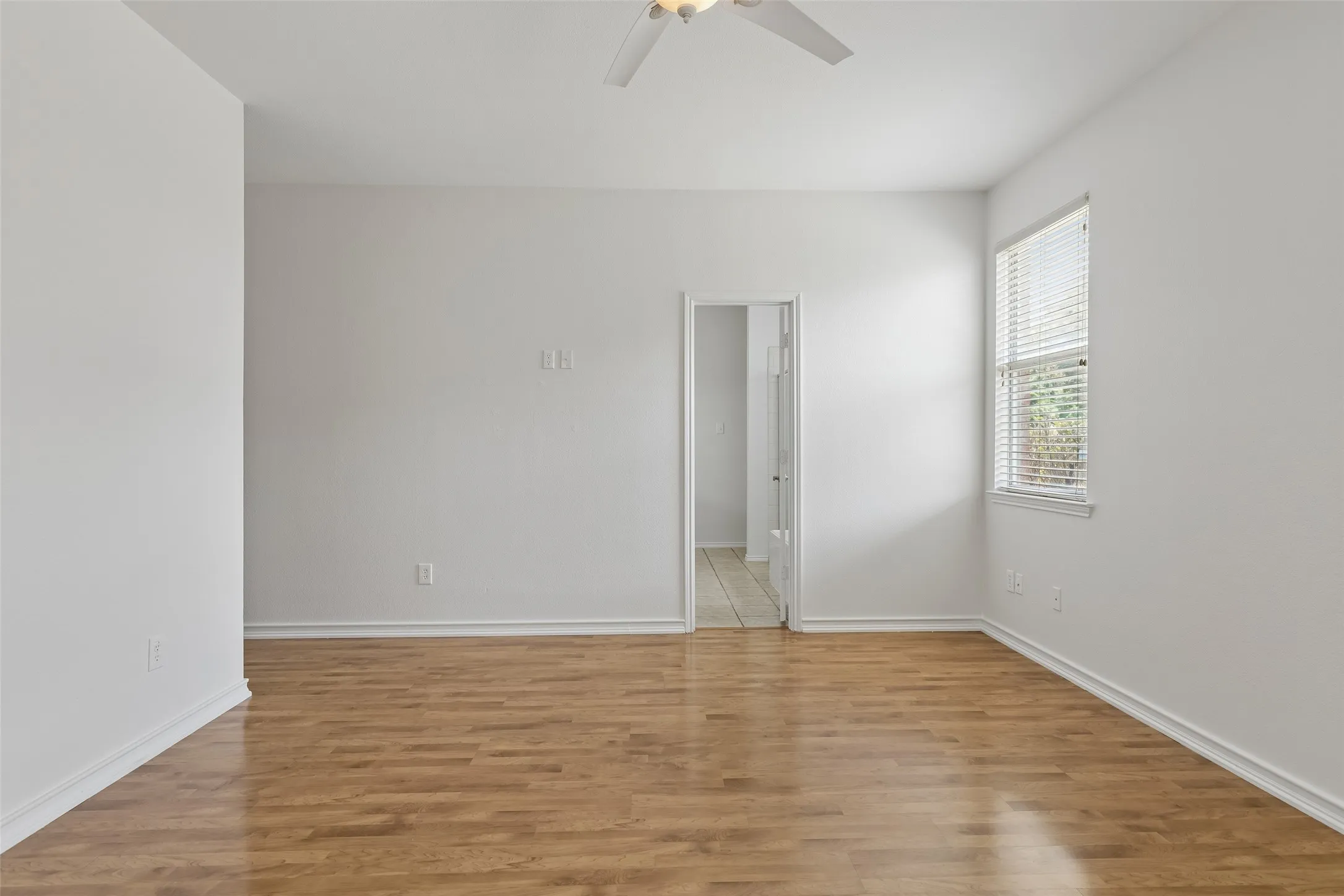 Single Family Residence For Sale in Collin County , 6508 Courtyards Drive, Mc Kinney, Texas 75072, 3 Bedroom, 2 Bathroom, 2 Garage spaces, 1,781 Sqft, built in 2001, mls#21293557, Real Estate Agent in Mc Kinney, Homes For Sale in Collin county, Homes For Sale in Mc Kinney, Realtor in Mc Kinney Texas, Real Estate Brokerage Independent Realty Texas, Luminita Cordes Realtor