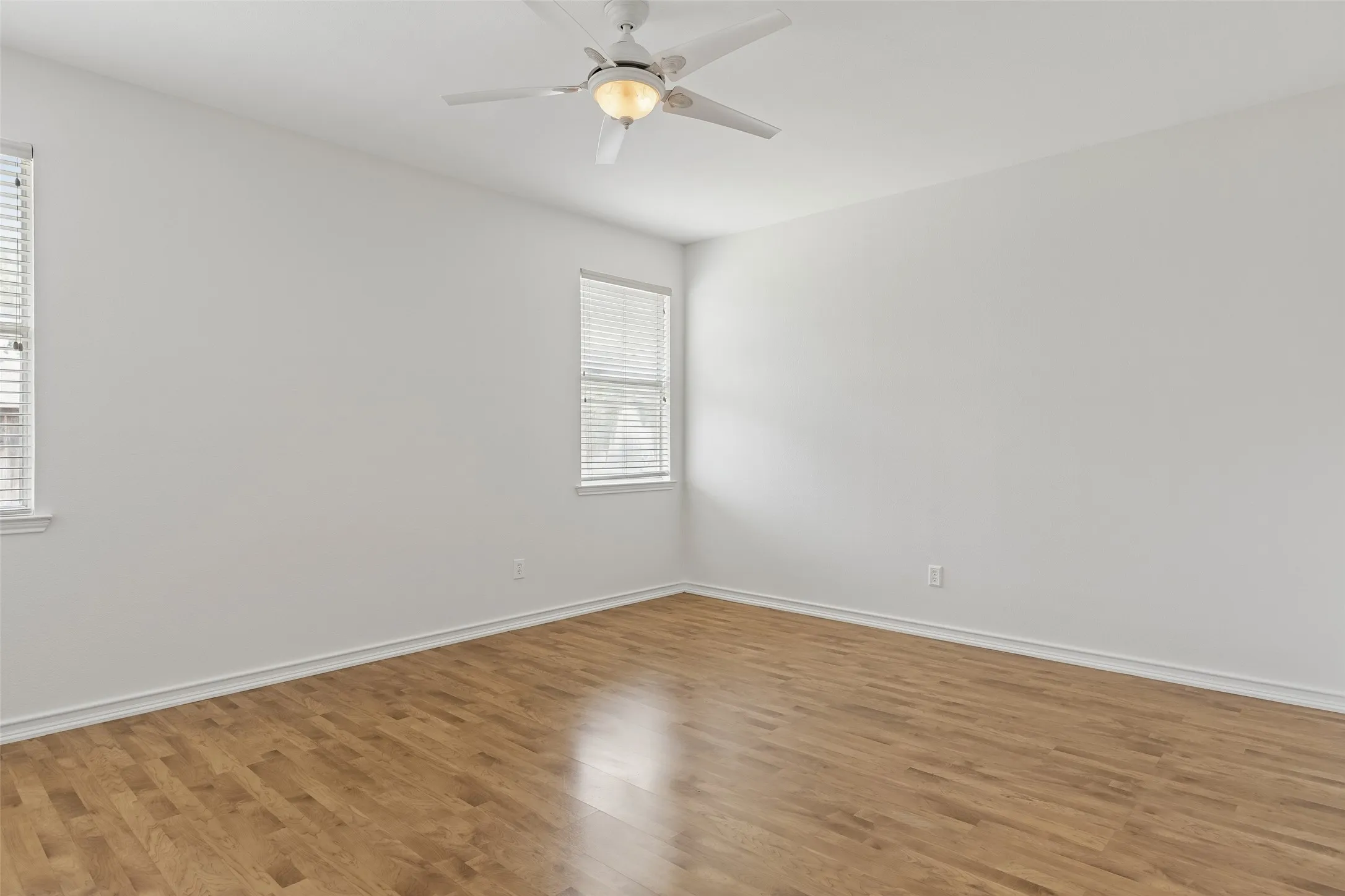 Single Family Residence For Sale in Collin County , 6508 Courtyards Drive, Mc Kinney, Texas 75072, 3 Bedroom, 2 Bathroom, 2 Garage spaces, 1,781 Sqft, built in 2001, mls#21293557, Real Estate Agent in Mc Kinney, Homes For Sale in Collin county, Homes For Sale in Mc Kinney, Realtor in Mc Kinney Texas, Real Estate Brokerage Independent Realty Texas, Luminita Cordes Realtor