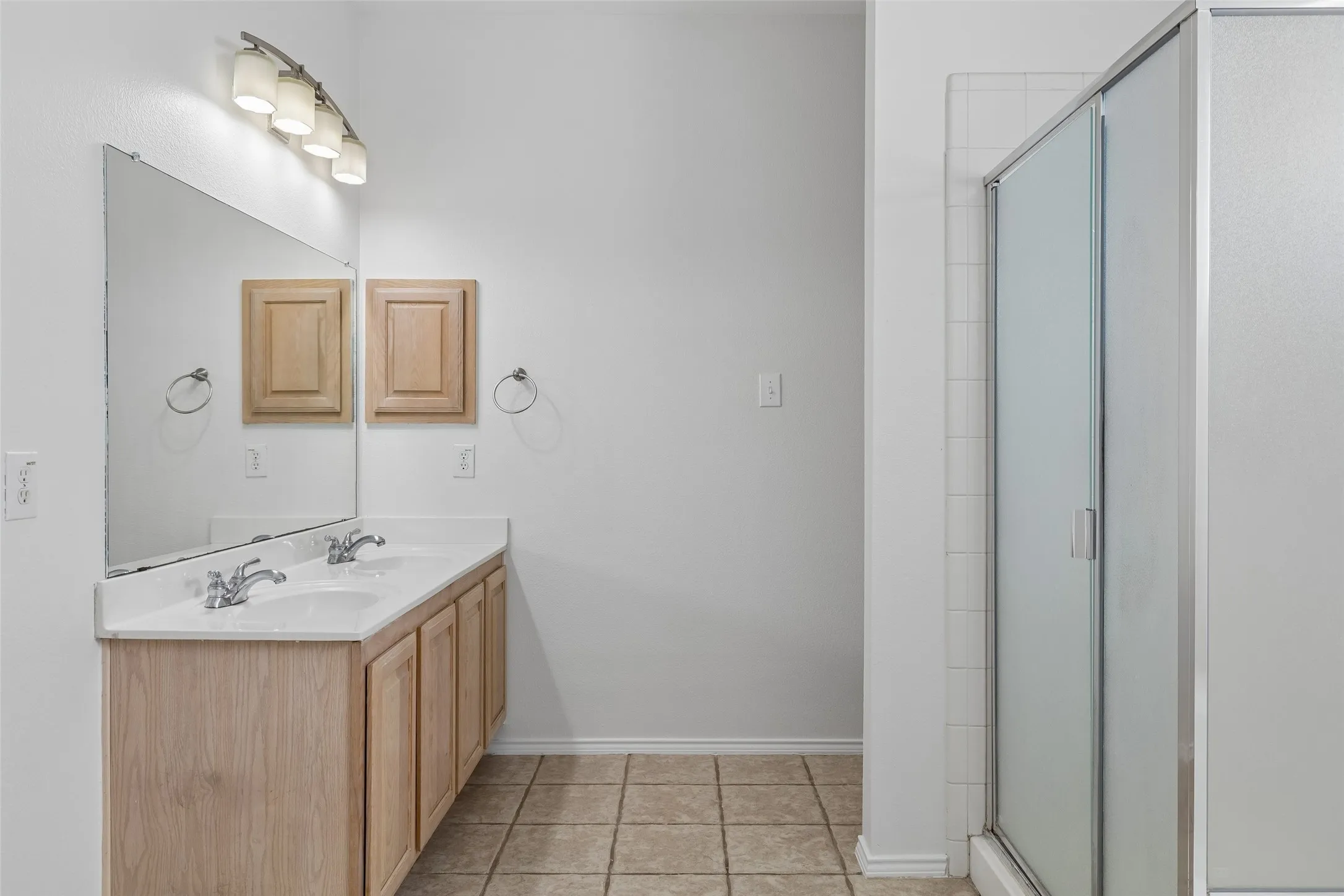 Single Family Residence For Sale in Collin County , 6508 Courtyards Drive, Mc Kinney, Texas 75072, 3 Bedroom, 2 Bathroom, 2 Garage spaces, 1,781 Sqft, built in 2001, mls#21293557, Real Estate Agent in Mc Kinney, Homes For Sale in Collin county, Homes For Sale in Mc Kinney, Realtor in Mc Kinney Texas, Real Estate Brokerage Independent Realty Texas, Luminita Cordes Realtor