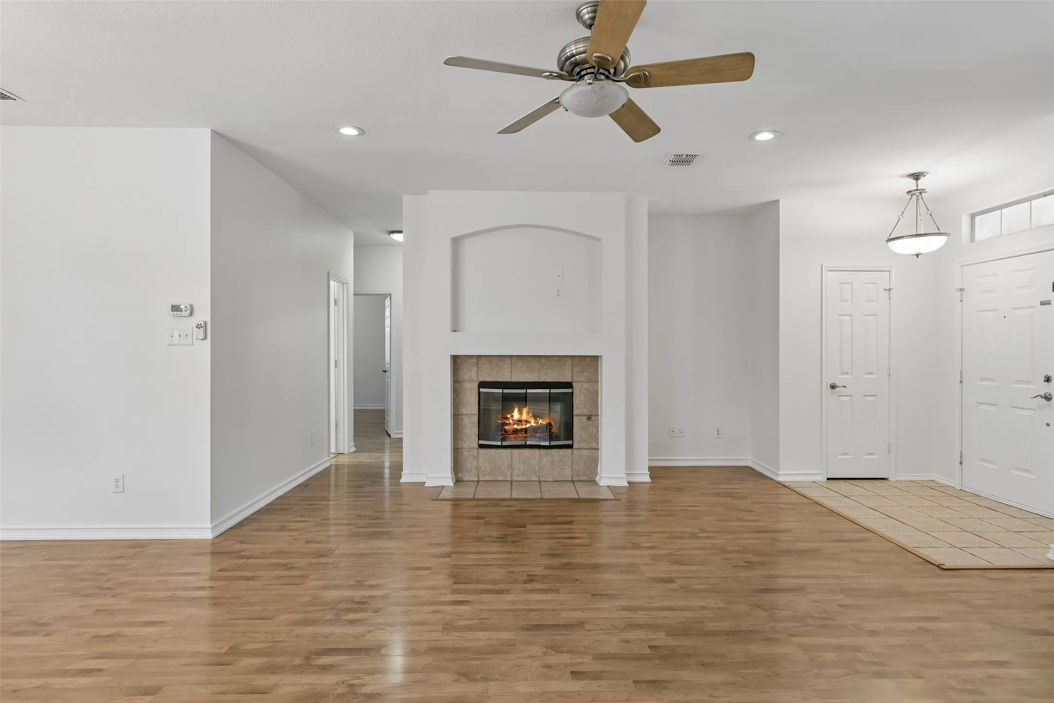 Single Family Residence For Sale in Collin County , 6508 Courtyards Drive, Mc Kinney, Texas 75072, 3 Bedroom, 2 Bathroom, 2 Garage spaces, 1,781 Sqft, built in 2001, mls#21293557, Real Estate Agent in Mc Kinney, Homes For Sale in Collin county, Homes For Sale in Mc Kinney, Realtor in Mc Kinney Texas, Real Estate Brokerage Independent Realty Texas, Luminita Cordes Realtor