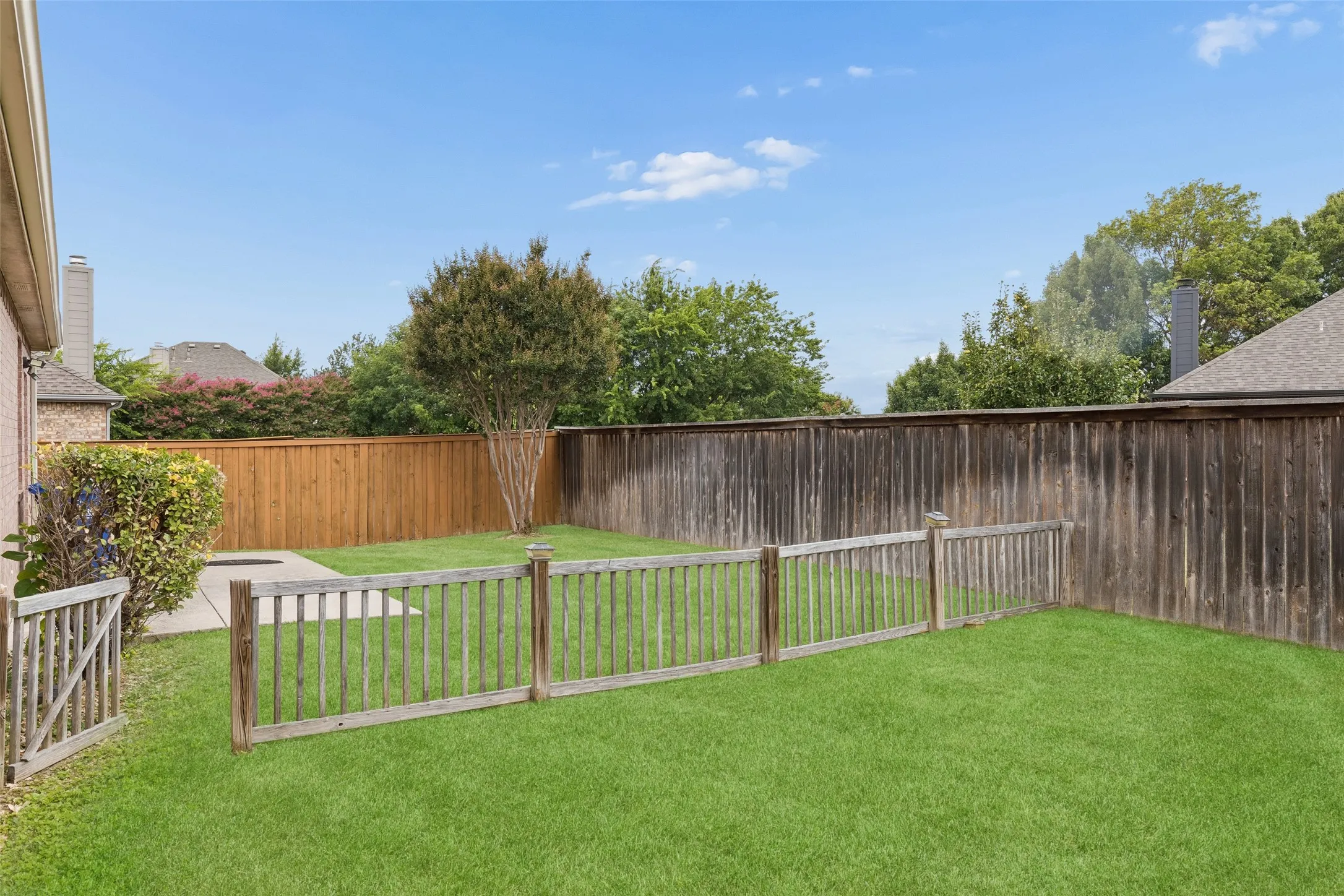 Single Family Residence For Sale in Collin County , 6508 Courtyards Drive, Mc Kinney, Texas 75072, 3 Bedroom, 2 Bathroom, 2 Garage spaces, 1,781 Sqft, built in 2001, mls#21293557, Real Estate Agent in Mc Kinney, Homes For Sale in Collin county, Homes For Sale in Mc Kinney, Realtor in Mc Kinney Texas, Real Estate Brokerage Independent Realty Texas, Luminita Cordes Realtor