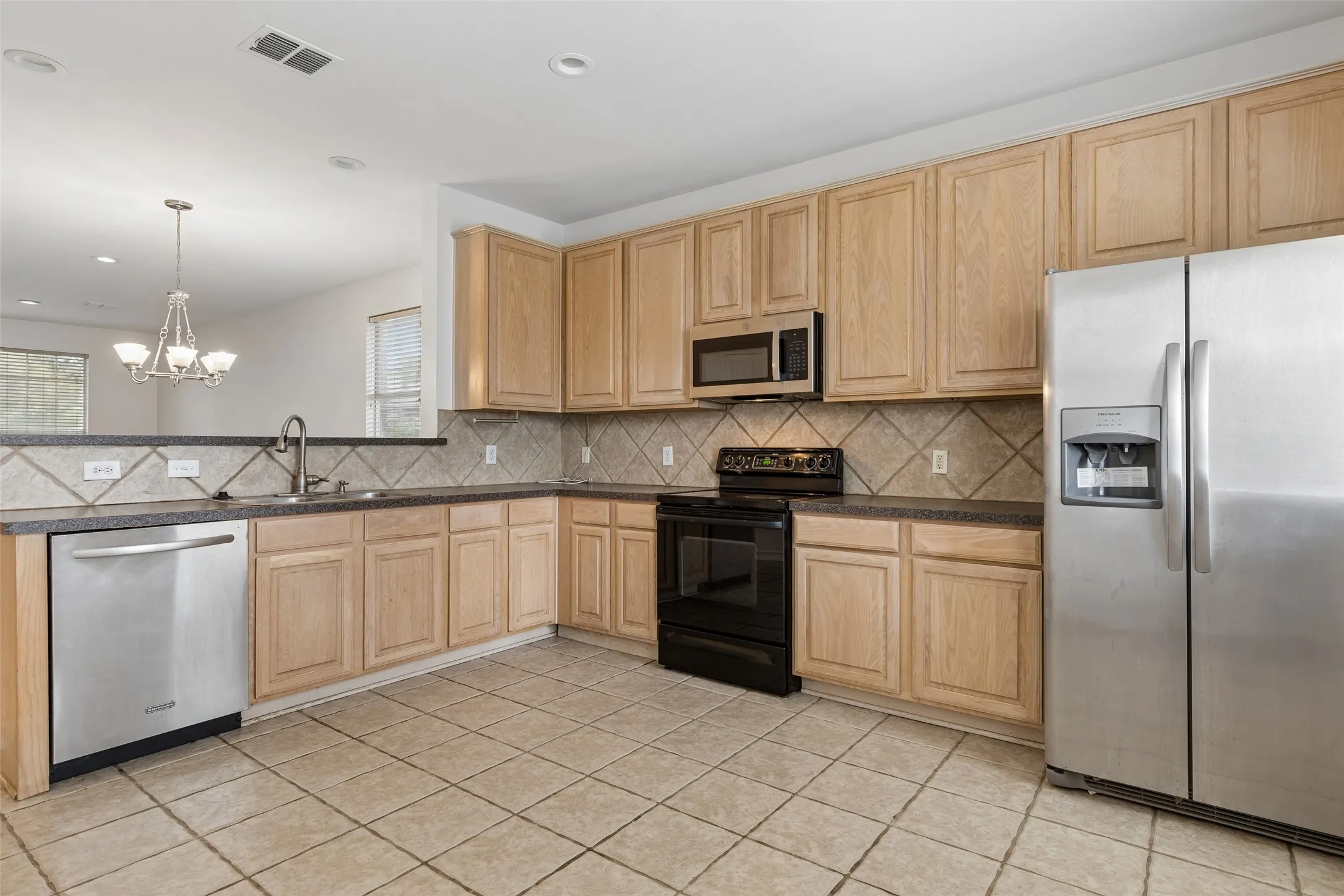 Single Family Residence For Sale in Collin County , 6508 Courtyards Drive, Mc Kinney, Texas 75072, 3 Bedroom, 2 Bathroom, 2 Garage spaces, 1,781 Sqft, built in 2001, mls#21293557, Real Estate Agent in Mc Kinney, Homes For Sale in Collin county, Homes For Sale in Mc Kinney, Realtor in Mc Kinney Texas, Real Estate Brokerage Independent Realty Texas, Luminita Cordes Realtor