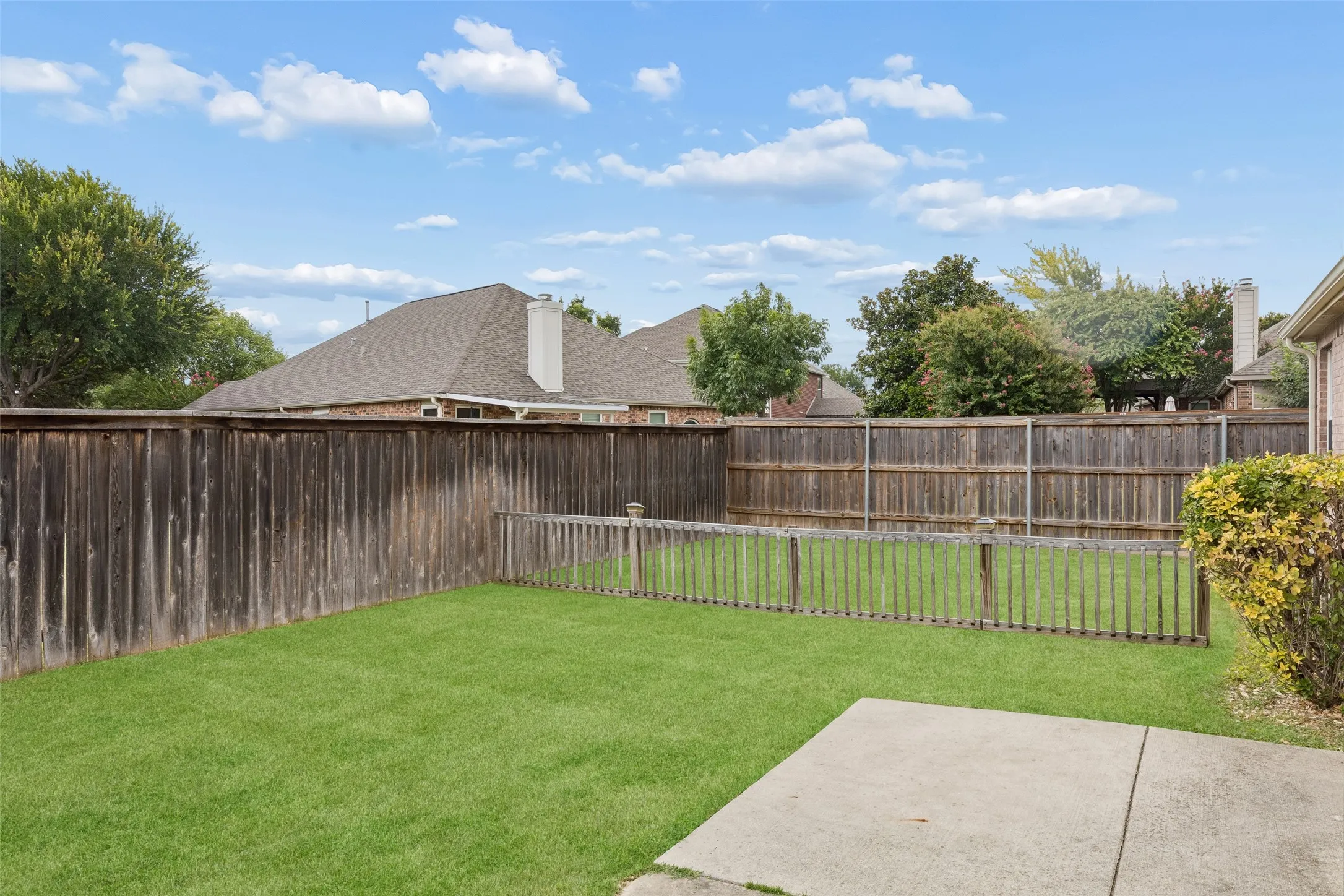 Single Family Residence For Sale in Collin County , 6508 Courtyards Drive, Mc Kinney, Texas 75072, 3 Bedroom, 2 Bathroom, 2 Garage spaces, 1,781 Sqft, built in 2001, mls#21293557, Real Estate Agent in Mc Kinney, Homes For Sale in Collin county, Homes For Sale in Mc Kinney, Realtor in Mc Kinney Texas, Real Estate Brokerage Independent Realty Texas, Luminita Cordes Realtor