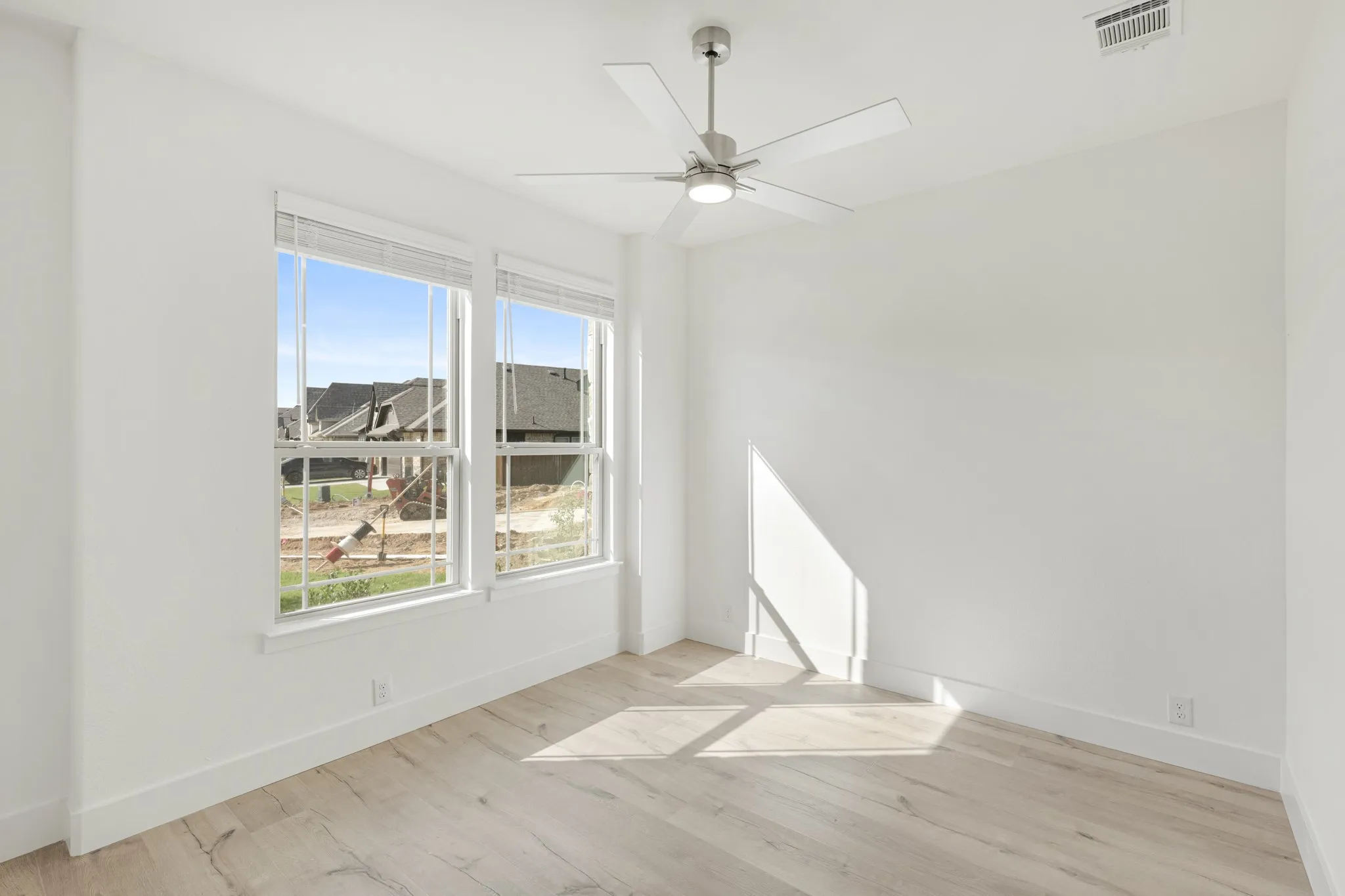 Single Family Residence For Sale in Dallas County , 423 Atlas Cedar Drive, Glenn Heights, Texas 75154, 5 Bedroom, 4 Bathroom, 2 Garage spaces, 2,838 Sqft, built in 2026, mls#21293564, Real Estate Agent in Glenn Heights, Homes For Sale in Dallas county, Homes For Sale in Glenn Heights, Realtor in Glenn Heights Texas, Real Estate Brokerage Independent Realty Texas, Luminita Cordes Realtor