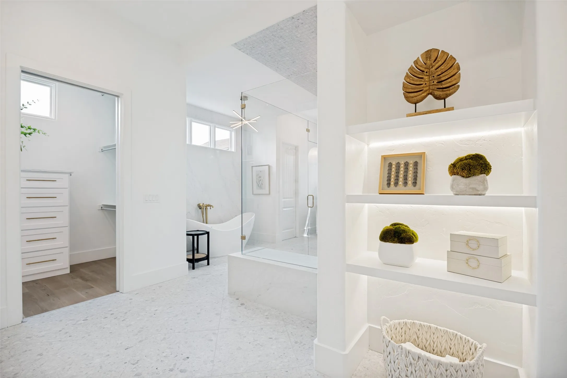 Luxury primary bath fixtures and finishes
