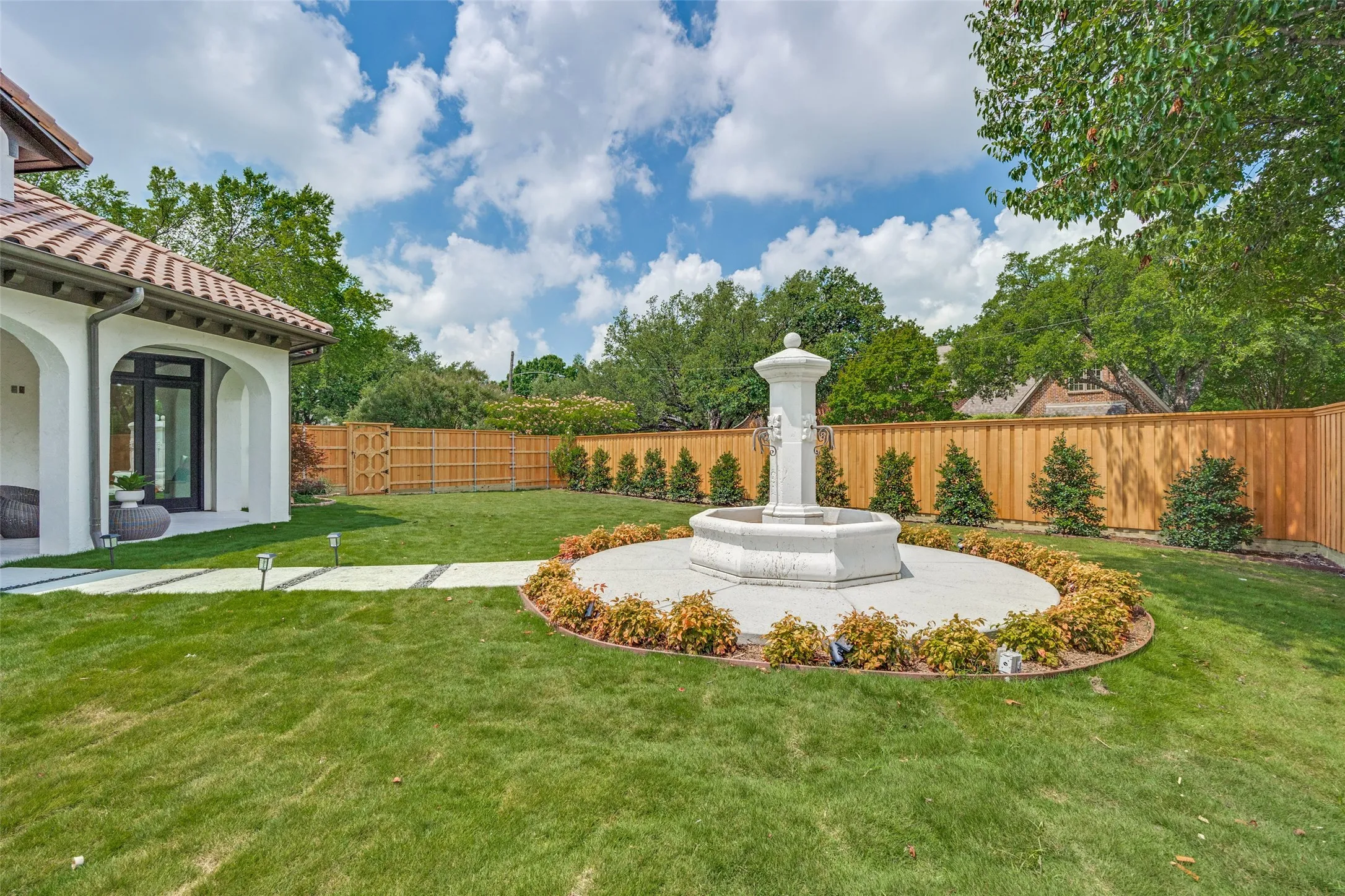 Single Family Residence For Sale in Dallas County , 5811 Preston Haven Drive, Dallas, Texas 75230, 5 Bedroom, 7 Bathroom, 4 Garage spaces, 5,741 Sqft, built in 2009, mls#21285170, Real Estate Agent in Dallas, Homes For Sale in Dallas county, Homes For Sale in Dallas, Realtor in Dallas Texas, Real Estate Brokerage Independent Realty Texas, Luminita Cordes Realtor