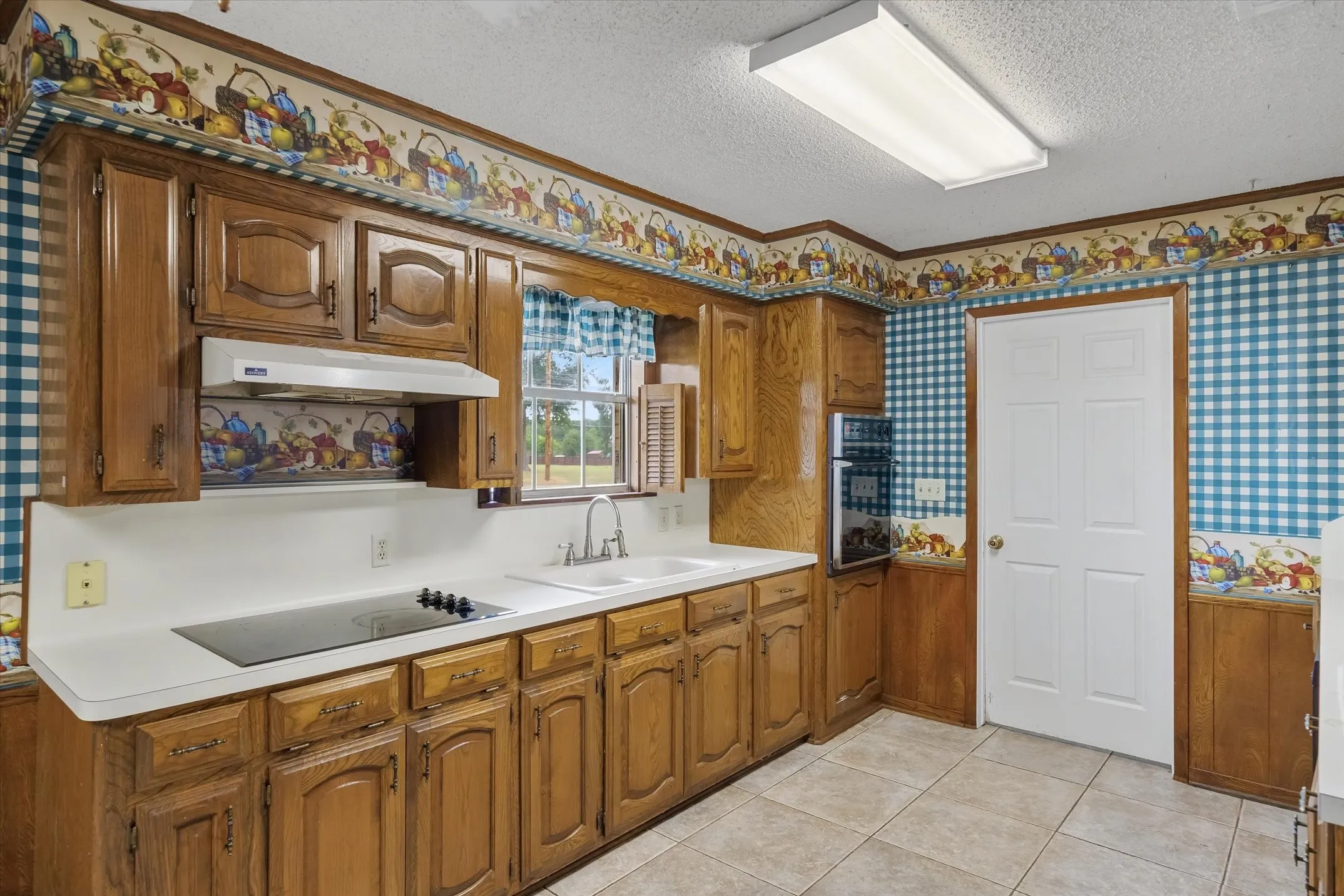 Single Family Residence For Sale in Van Zandt County , 599 S Oak Street, Van, Texas 75790, 3 Bedroom, 2 Bathroom, 2 Garage spaces, 1,757 Sqft, built in 1970, mls#21293572, Real Estate Agent in Van, Homes For Sale in Van Zandt county, Homes For Sale in Van, Realtor in Van Texas, Real Estate Brokerage Independent Realty Texas, Luminita Cordes Realtor