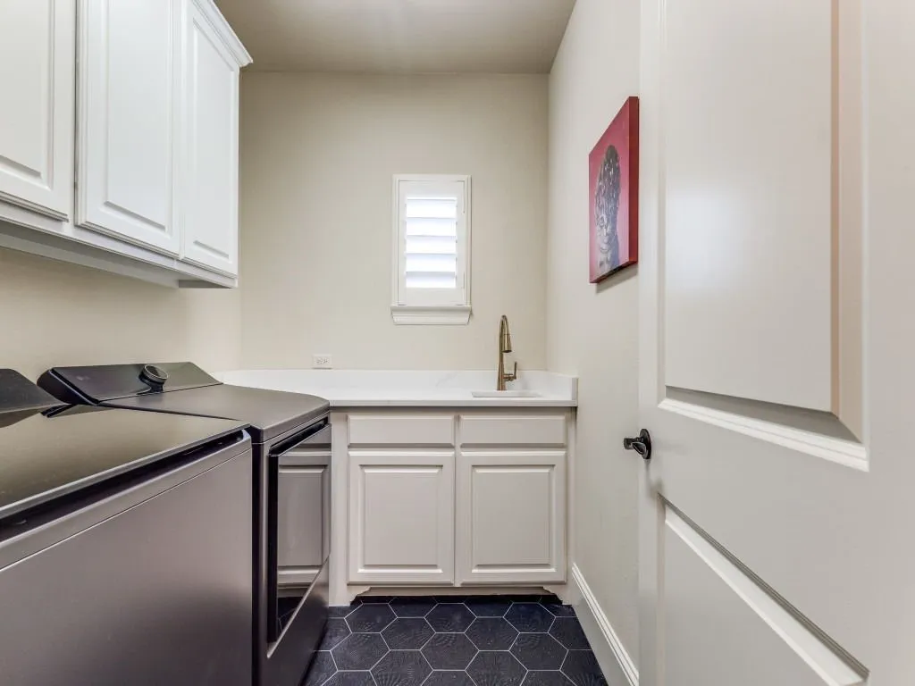 Single Family Residence For Sale in Collin County , 340 Columbia Court, Prosper, Texas 75078, 4 Bedroom, 4 Bathroom, 3 Garage spaces, 3,911 Sqft, built in 2013, mls#21292780, Real Estate Agent in Prosper, Homes For Sale in Collin county, Homes For Sale in Prosper, Realtor in Prosper Texas, Real Estate Brokerage Independent Realty Texas, Luminita Cordes Realtor