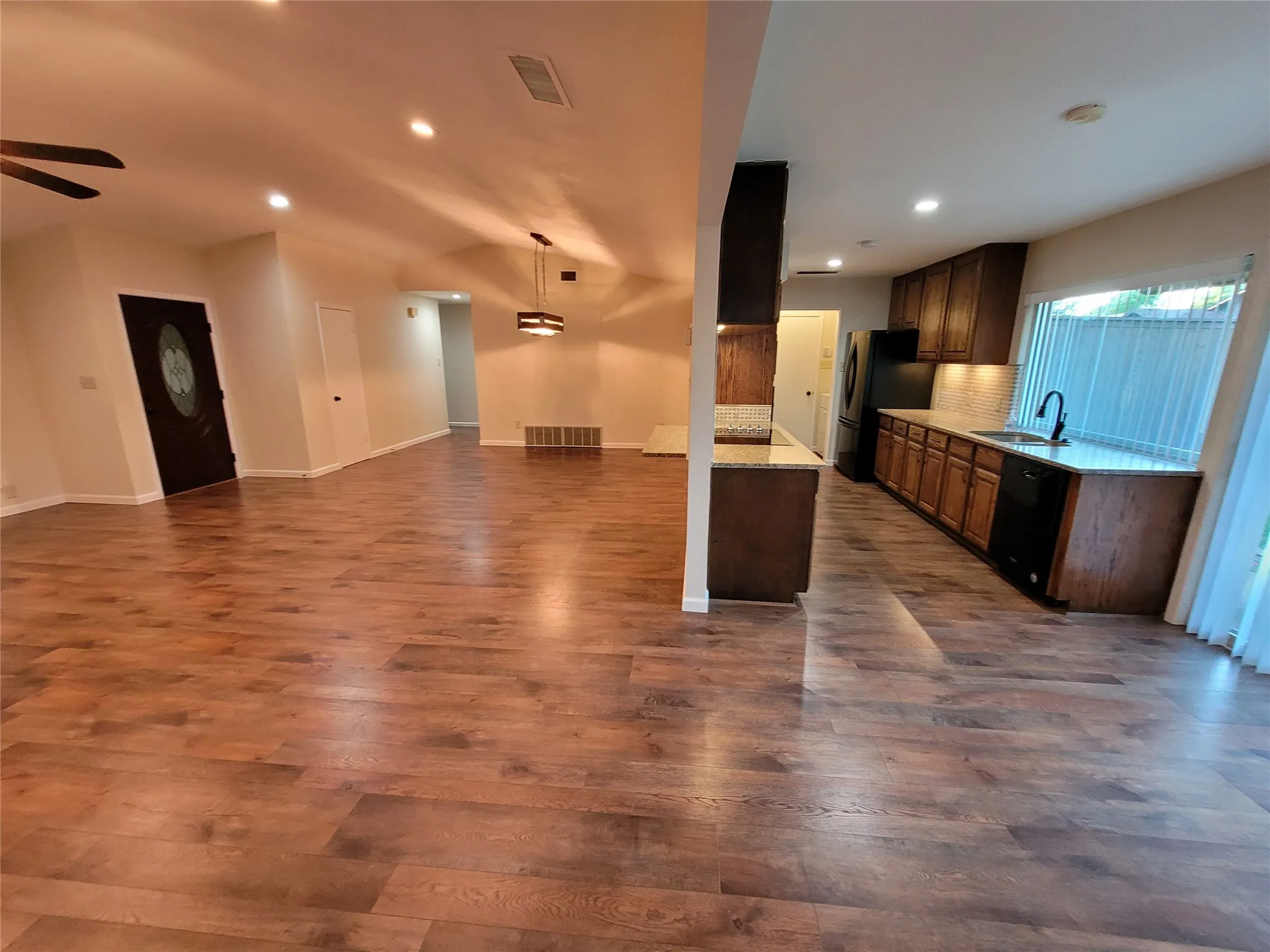 Single Family Residence For Rent in Dallas County , 629 Perdido Drive, Garland, Texas 75043, 4 Bedrooms, 2 Bathrooms, 2 Garage spaces, 1,861 Sqft, built in 1974, Price $2,395, mls#21293592, Real Estate Agent in Garland, Homes For Rent in Dallas county, Homes For Rent in Garland, Realtor in Garland Texas, Real Estate Brokerage Independent Realty Texas, Luminita Cordes Realtor