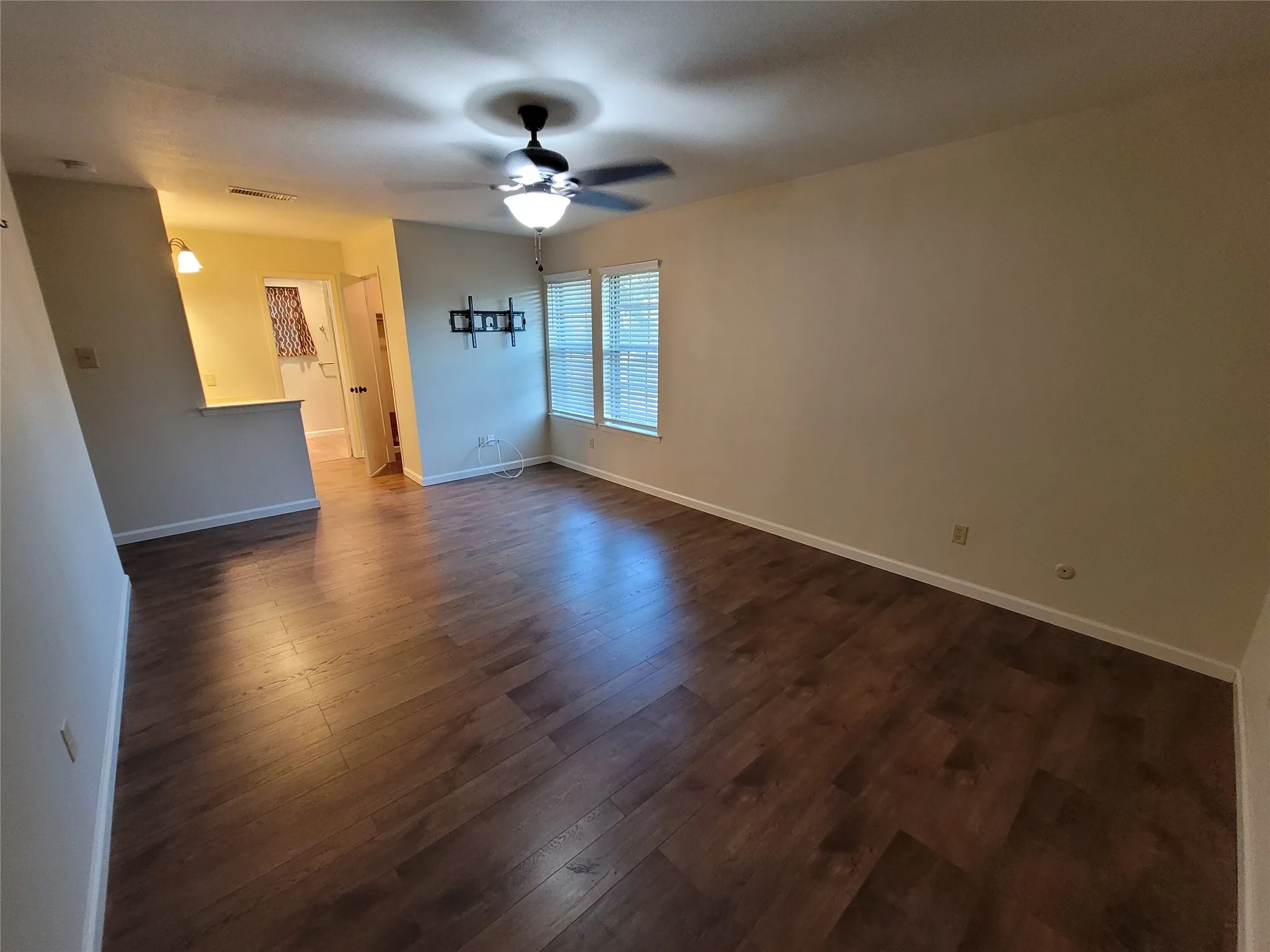 Single Family Residence For Rent in Dallas County , 629 Perdido Drive, Garland, Texas 75043, 4 Bedrooms, 2 Bathrooms, 2 Garage spaces, 1,861 Sqft, built in 1974, Price $2,395, mls#21293592, Real Estate Agent in Garland, Homes For Rent in Dallas county, Homes For Rent in Garland, Realtor in Garland Texas, Real Estate Brokerage Independent Realty Texas, Luminita Cordes Realtor