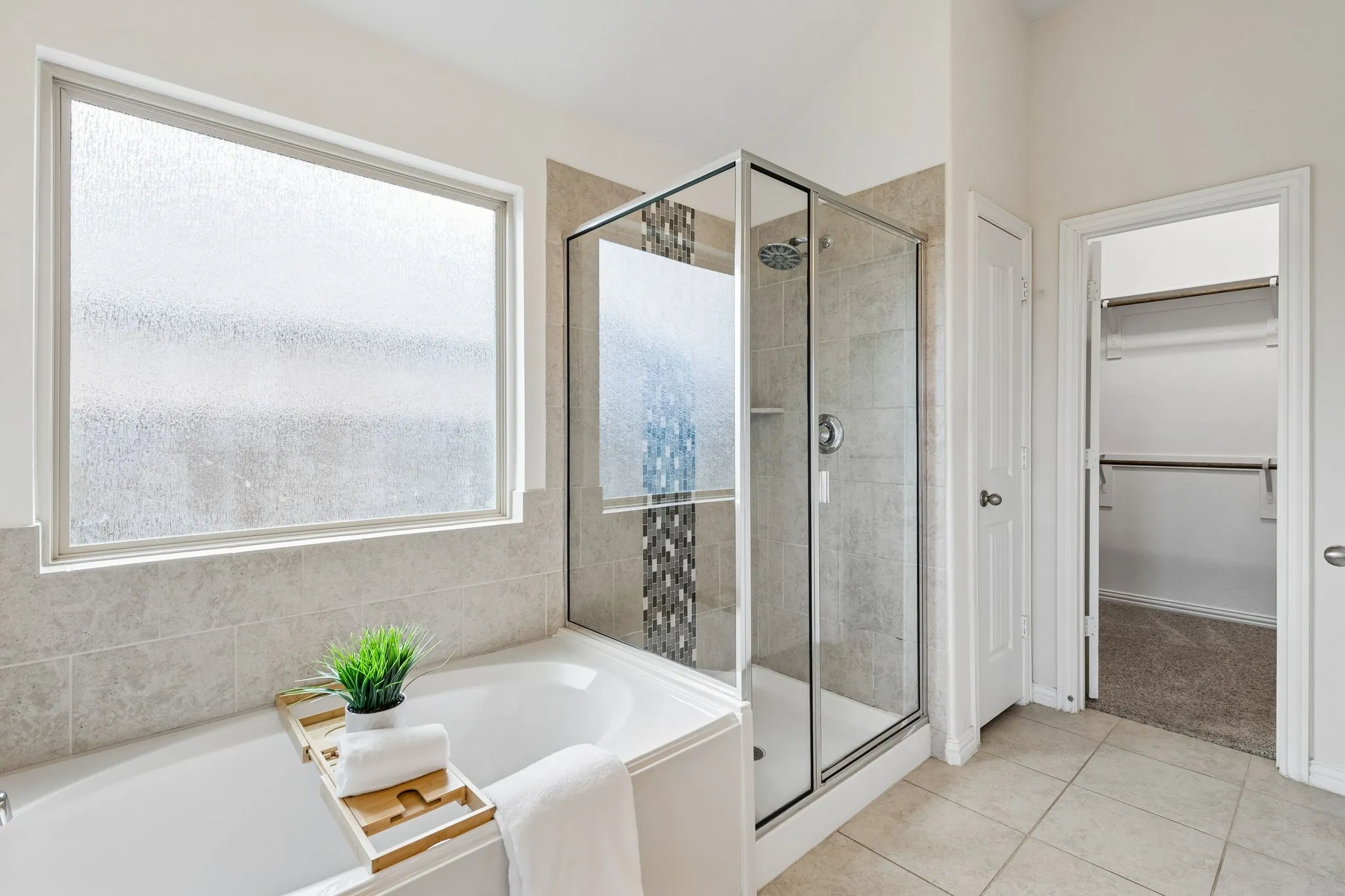 Single Family Residence For Sale in Collin County , 2726 Salt Creek Way, Celina, Texas 75078, 4 Bedroom, 4 Bathroom, 3 Garage spaces, 2,400 Sqft, built in 2018, mls#21293595, Real Estate Agent in Celina, Homes For Sale in Collin county, Homes For Sale in Celina, Realtor in Celina Texas, Real Estate Brokerage Independent Realty Texas, Luminita Cordes Realtor