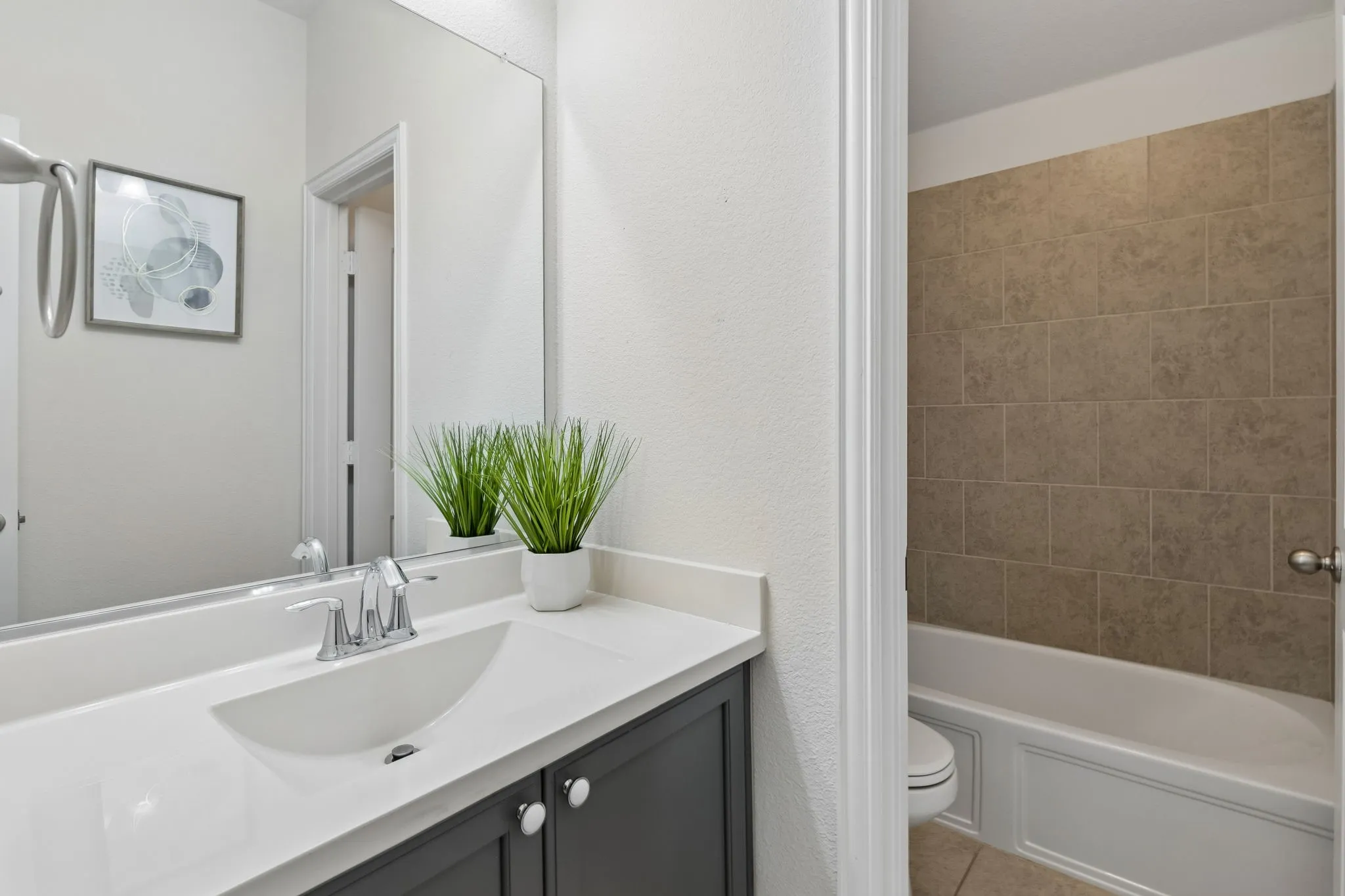 Single Family Residence For Sale in Collin County , 2726 Salt Creek Way, Celina, Texas 75078, 4 Bedroom, 4 Bathroom, 3 Garage spaces, 2,400 Sqft, built in 2018, mls#21293595, Real Estate Agent in Celina, Homes For Sale in Collin county, Homes For Sale in Celina, Realtor in Celina Texas, Real Estate Brokerage Independent Realty Texas, Luminita Cordes Realtor