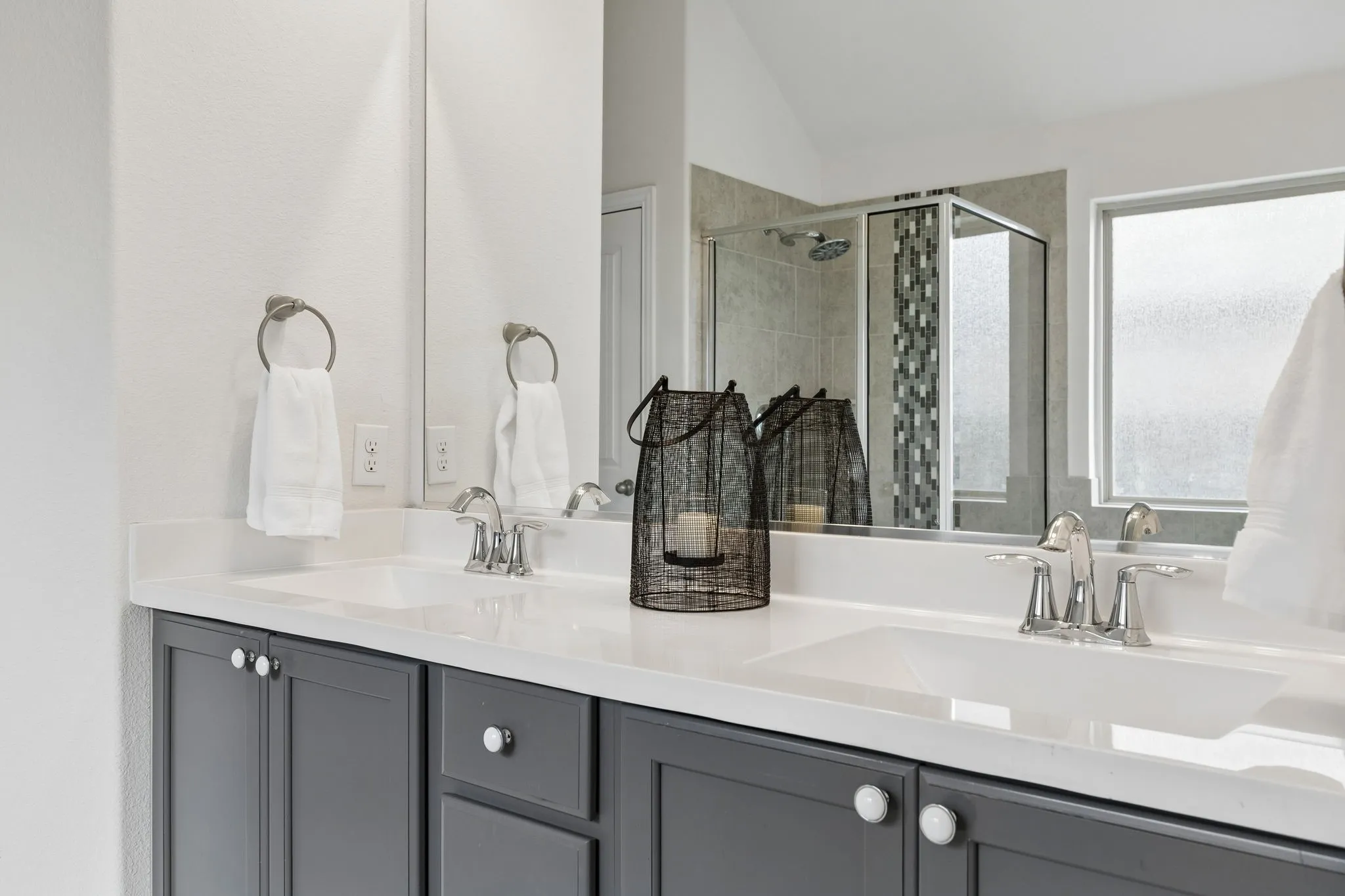Single Family Residence For Sale in Collin County , 2726 Salt Creek Way, Celina, Texas 75078, 4 Bedroom, 4 Bathroom, 3 Garage spaces, 2,400 Sqft, built in 2018, mls#21293595, Real Estate Agent in Celina, Homes For Sale in Collin county, Homes For Sale in Celina, Realtor in Celina Texas, Real Estate Brokerage Independent Realty Texas, Luminita Cordes Realtor