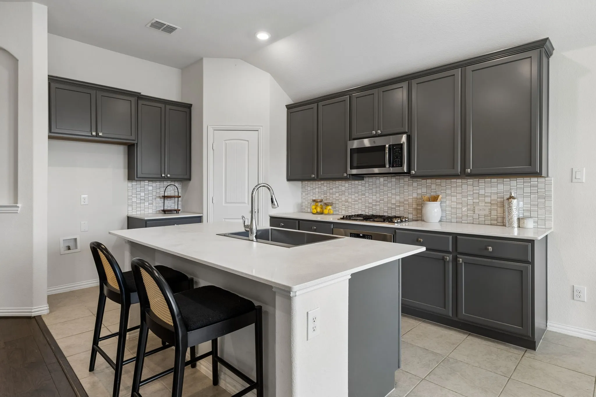 Single Family Residence For Sale in Collin County , 2726 Salt Creek Way, Celina, Texas 75078, 4 Bedroom, 4 Bathroom, 3 Garage spaces, 2,400 Sqft, built in 2018, mls#21293595, Real Estate Agent in Celina, Homes For Sale in Collin county, Homes For Sale in Celina, Realtor in Celina Texas, Real Estate Brokerage Independent Realty Texas, Luminita Cordes Realtor