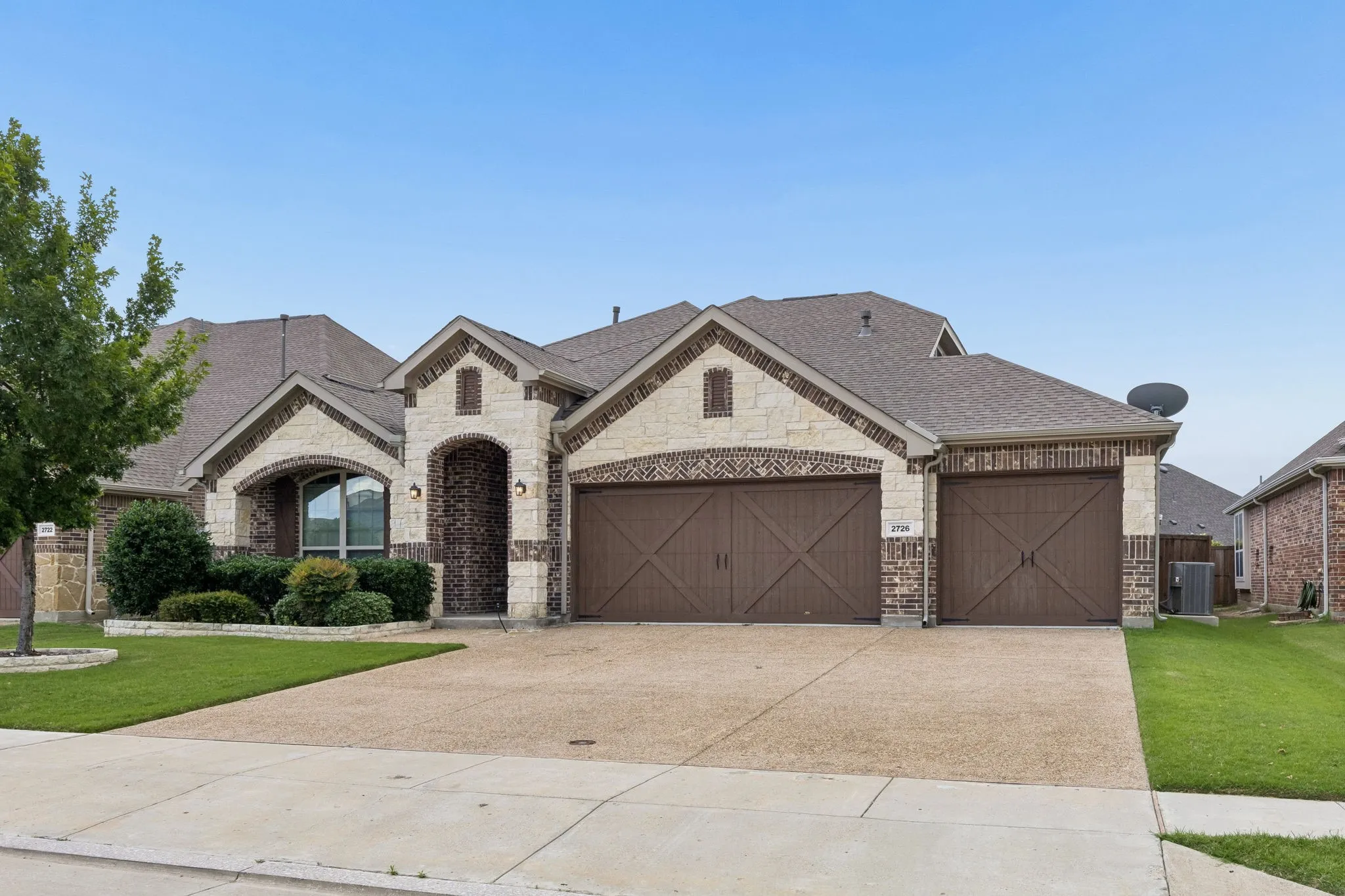 Single Family Residence For Sale in Collin County , 2726 Salt Creek Way, Celina, Texas 75078, 4 Bedroom, 4 Bathroom, 3 Garage spaces, 2,400 Sqft, built in 2018, mls#21293595, Real Estate Agent in Celina, Homes For Sale in Collin county, Homes For Sale in Celina, Realtor in Celina Texas, Real Estate Brokerage Independent Realty Texas, Luminita Cordes Realtor