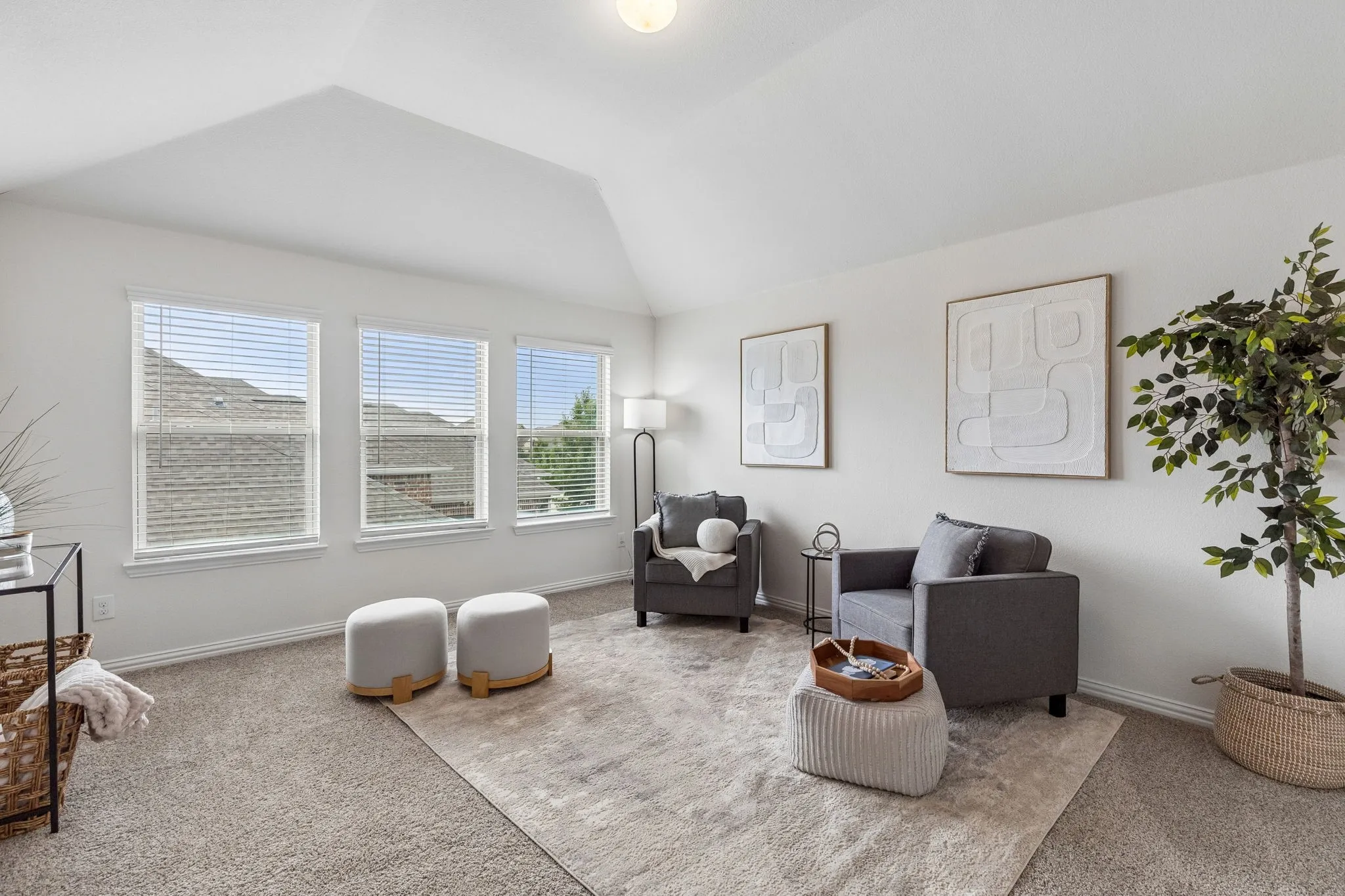 Single Family Residence For Sale in Collin County , 2726 Salt Creek Way, Celina, Texas 75078, 4 Bedroom, 4 Bathroom, 3 Garage spaces, 2,400 Sqft, built in 2018, mls#21293595, Real Estate Agent in Celina, Homes For Sale in Collin county, Homes For Sale in Celina, Realtor in Celina Texas, Real Estate Brokerage Independent Realty Texas, Luminita Cordes Realtor