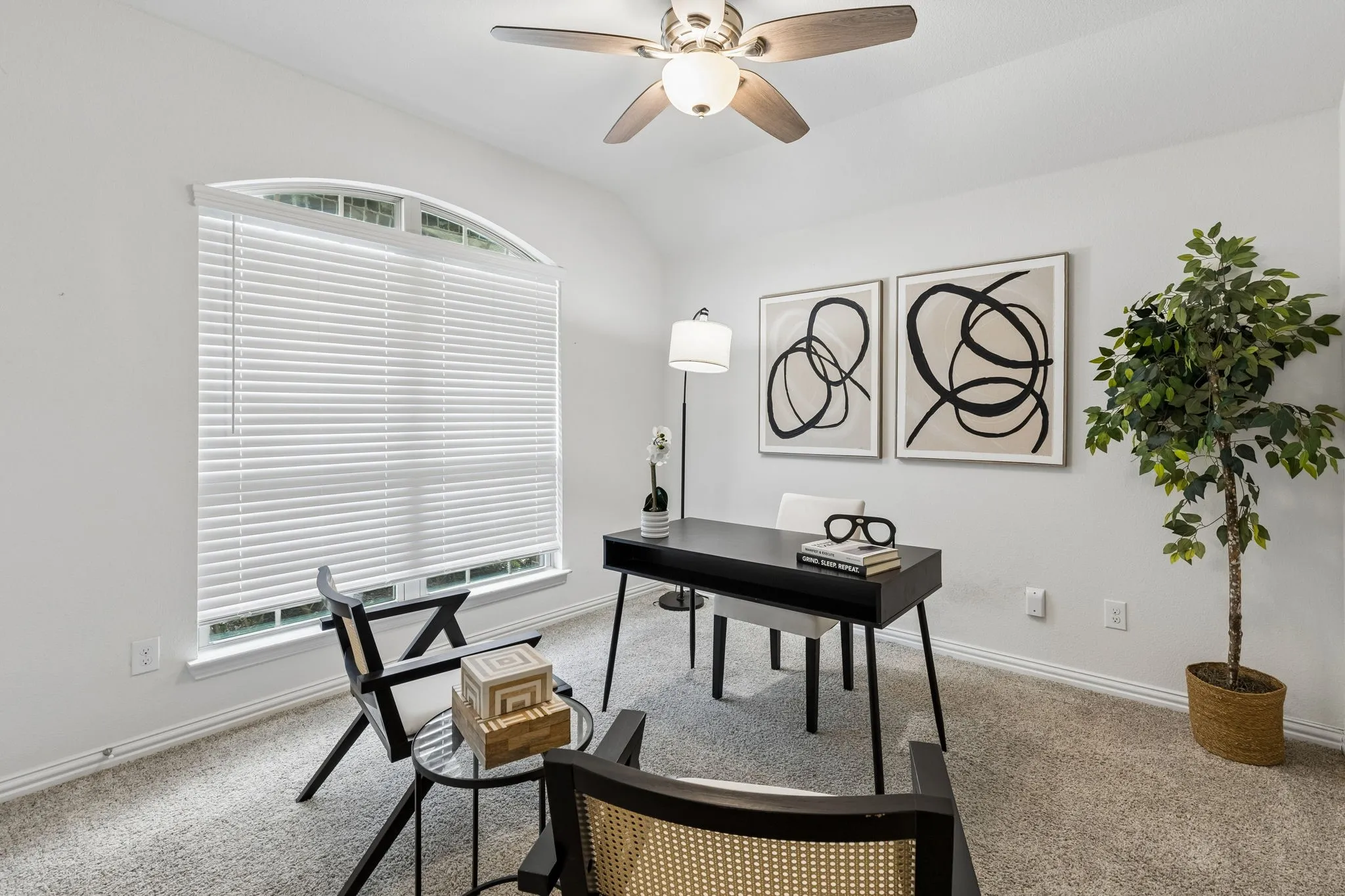 Single Family Residence For Sale in Collin County , 2726 Salt Creek Way, Celina, Texas 75078, 4 Bedroom, 4 Bathroom, 3 Garage spaces, 2,400 Sqft, built in 2018, mls#21293595, Real Estate Agent in Celina, Homes For Sale in Collin county, Homes For Sale in Celina, Realtor in Celina Texas, Real Estate Brokerage Independent Realty Texas, Luminita Cordes Realtor