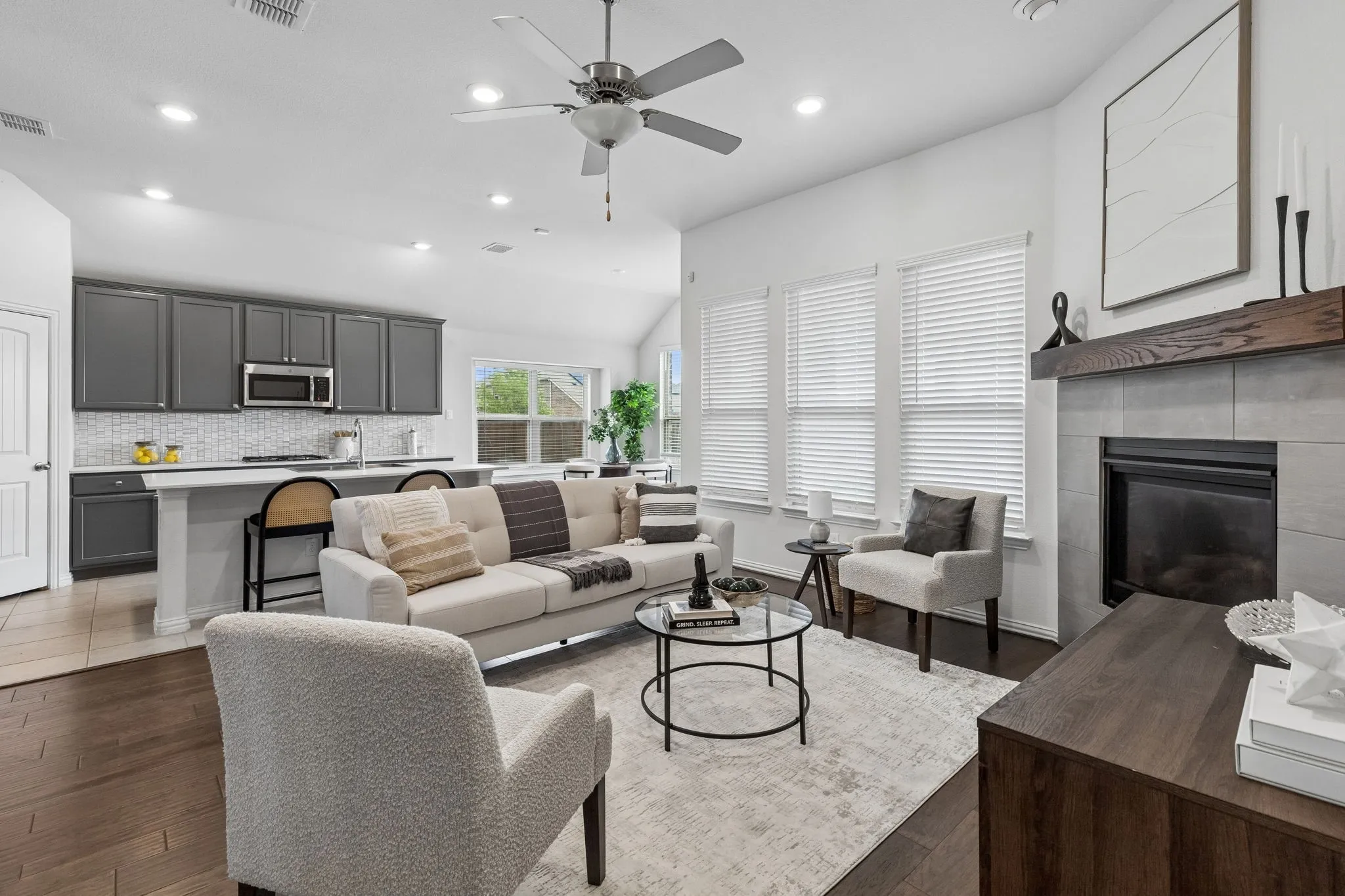 Single Family Residence For Sale in Collin County , 2726 Salt Creek Way, Celina, Texas 75078, 4 Bedroom, 4 Bathroom, 3 Garage spaces, 2,400 Sqft, built in 2018, mls#21293595, Real Estate Agent in Celina, Homes For Sale in Collin county, Homes For Sale in Celina, Realtor in Celina Texas, Real Estate Brokerage Independent Realty Texas, Luminita Cordes Realtor