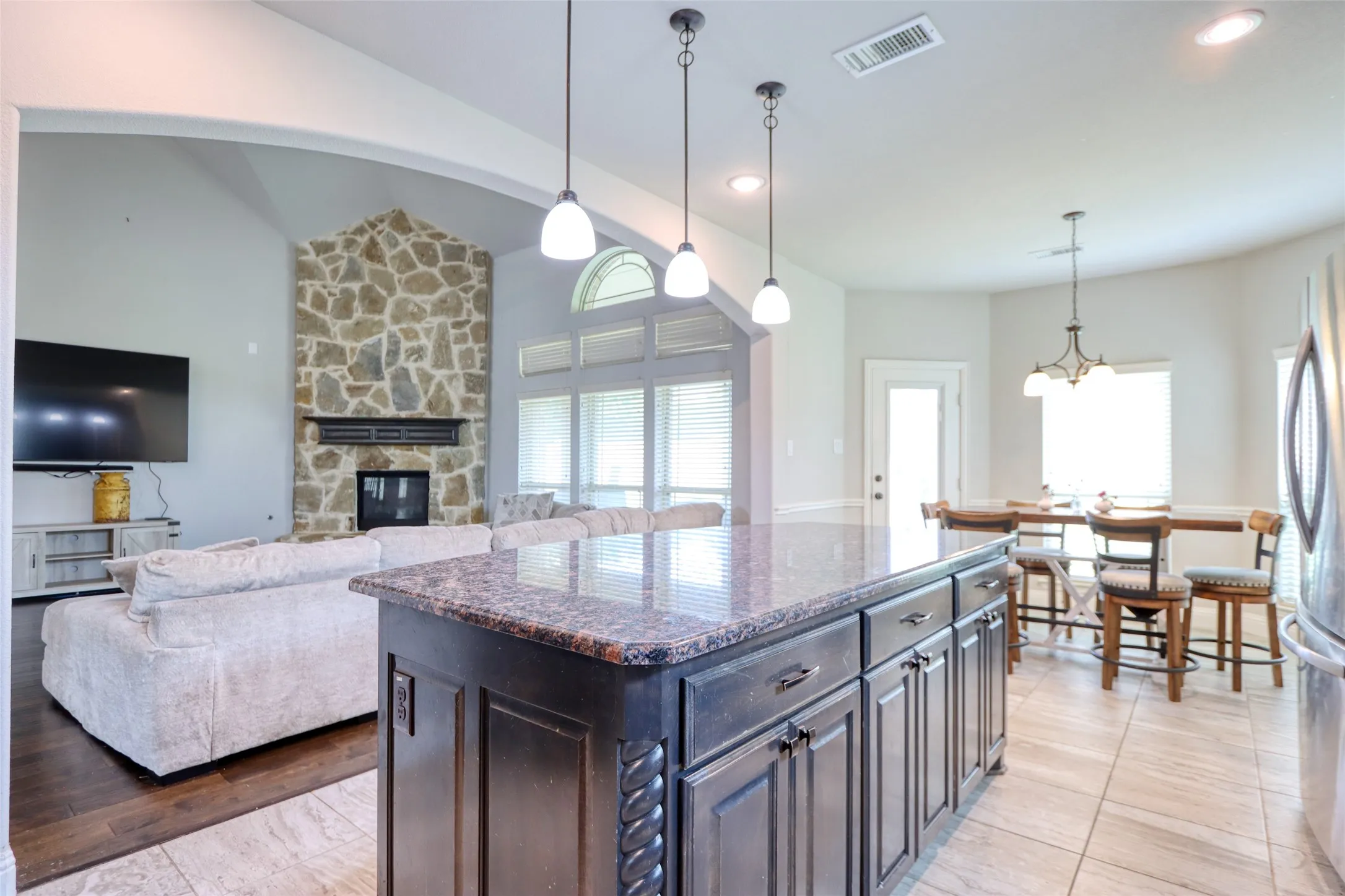 Single Family Residence For Rent in Ellis County , 2601 Grouse Hollow Way, Midlothian, Texas 76065, 6 Bedroom, 4 Bathroom, 3 Garage spaces, 4,266 Sqft, built in 2019, Price $5,000, mls#21292584, Real Estate Agent in Midlothian, Homes For Rent in Ellis county, Homes For Rent in Midlothian, Realtor in Midlothian Texas, Real Estate Brokerage Independent Realty Texas, Luminita Cordes Realtor