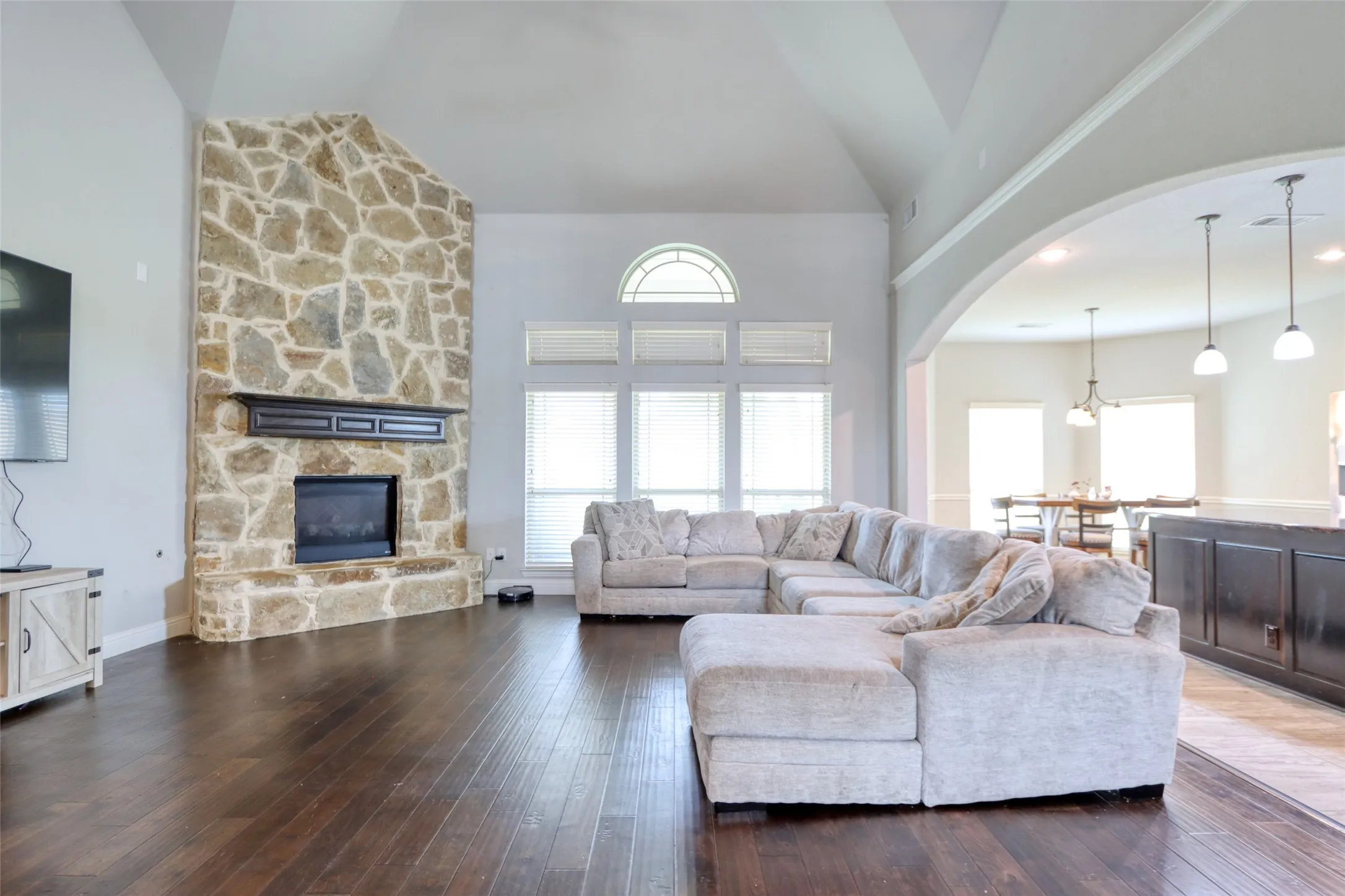 Single Family Residence For Rent in Ellis County , 2601 Grouse Hollow Way, Midlothian, Texas 76065, 6 Bedroom, 4 Bathroom, 3 Garage spaces, 4,266 Sqft, built in 2019, Price $5,000, mls#21292584, Real Estate Agent in Midlothian, Homes For Rent in Ellis county, Homes For Rent in Midlothian, Realtor in Midlothian Texas, Real Estate Brokerage Independent Realty Texas, Luminita Cordes Realtor