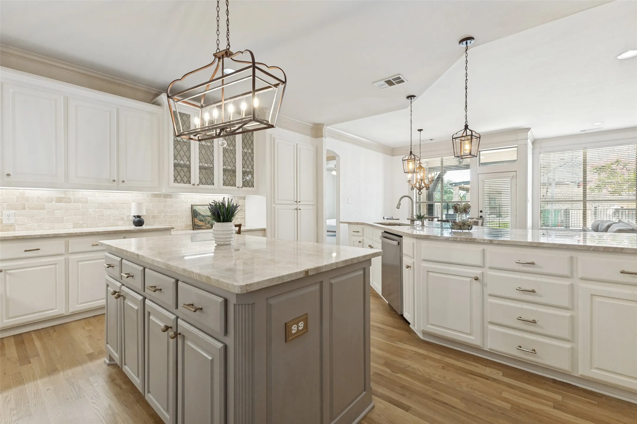 High end appliances and renovated to perfection