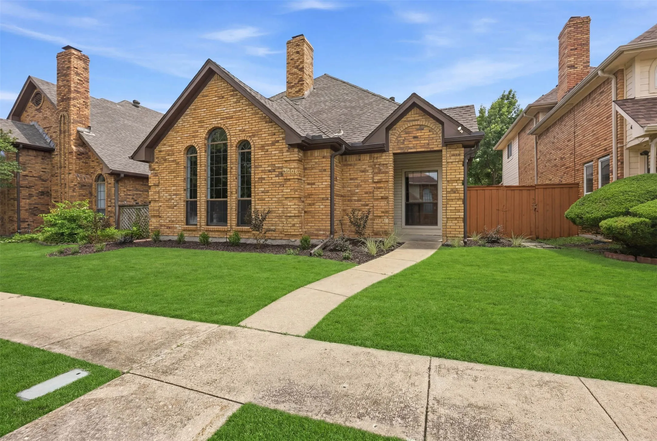 Single Family Residence For Sale in Collin County , 3006 N Jomar Drive, Plano, Texas 75075, 3 Bedroom, 3 Bathroom, 2 Garage spaces, 2,427 Sqft, built in 1984, mls#21293567, Real Estate Agent in Plano, Homes For Sale in Collin county, Homes For Sale in Plano, Realtor in Plano Texas, Real Estate Brokerage Independent Realty Texas, Luminita Cordes Realtor