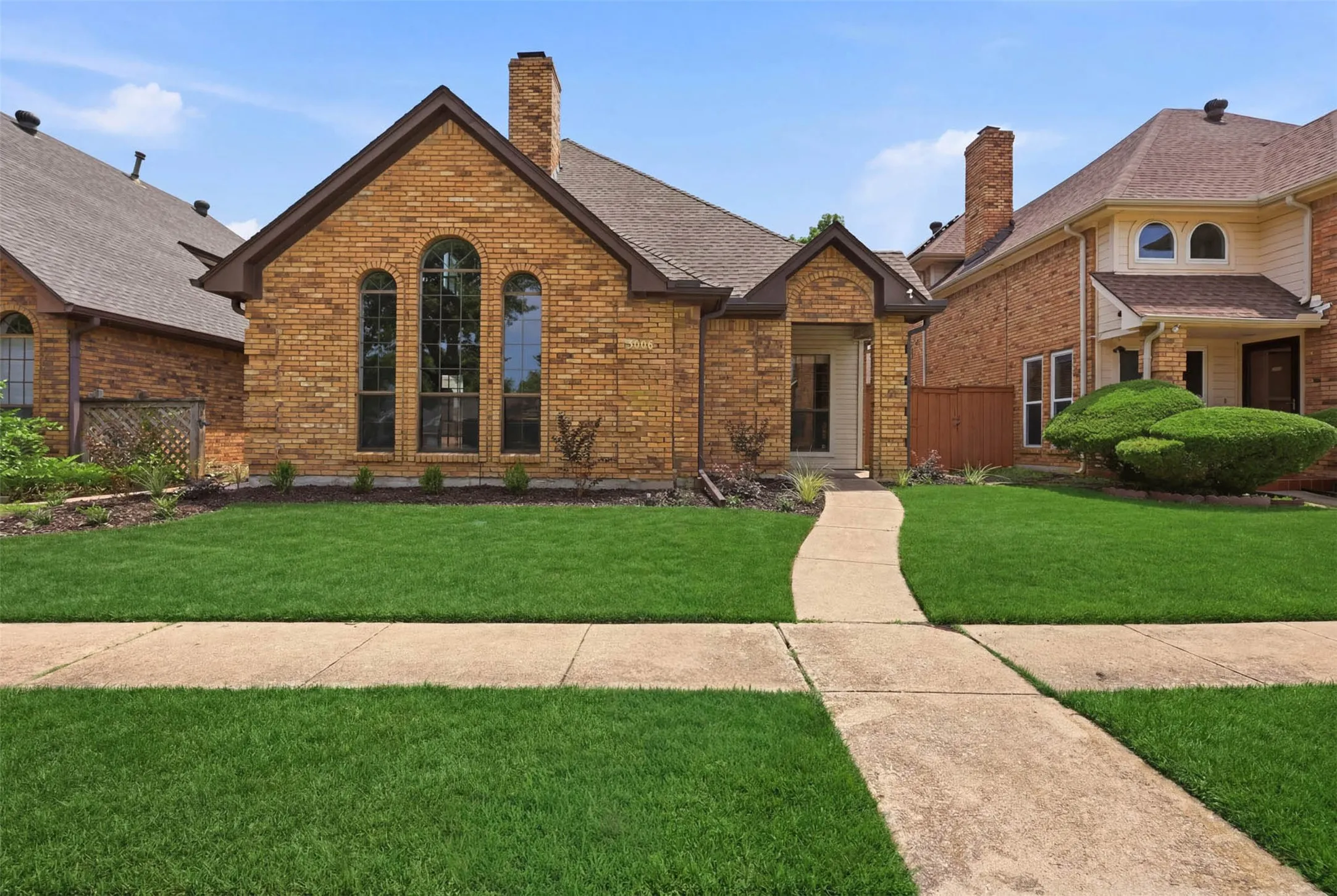 Single Family Residence For Sale in Collin County , 3006 N Jomar Drive, Plano, Texas 75075, 3 Bedroom, 3 Bathroom, 2 Garage spaces, 2,427 Sqft, built in 1984, mls#21293567, Real Estate Agent in Plano, Homes For Sale in Collin county, Homes For Sale in Plano, Realtor in Plano Texas, Real Estate Brokerage Independent Realty Texas, Luminita Cordes Realtor