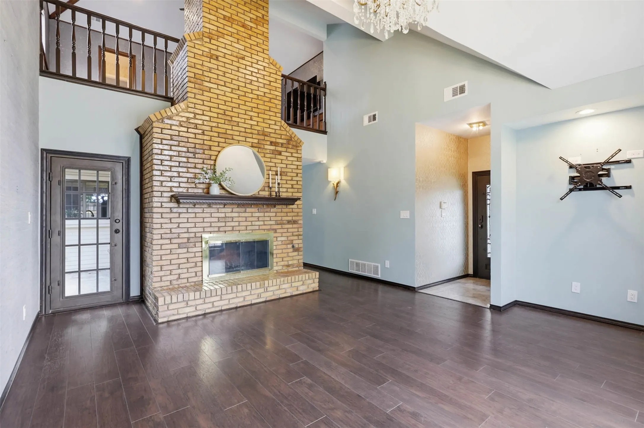 Single Family Residence For Sale in Collin County , 3006 N Jomar Drive, Plano, Texas 75075, 3 Bedroom, 3 Bathroom, 2 Garage spaces, 2,427 Sqft, built in 1984, mls#21293567, Real Estate Agent in Plano, Homes For Sale in Collin county, Homes For Sale in Plano, Realtor in Plano Texas, Real Estate Brokerage Independent Realty Texas, Luminita Cordes Realtor