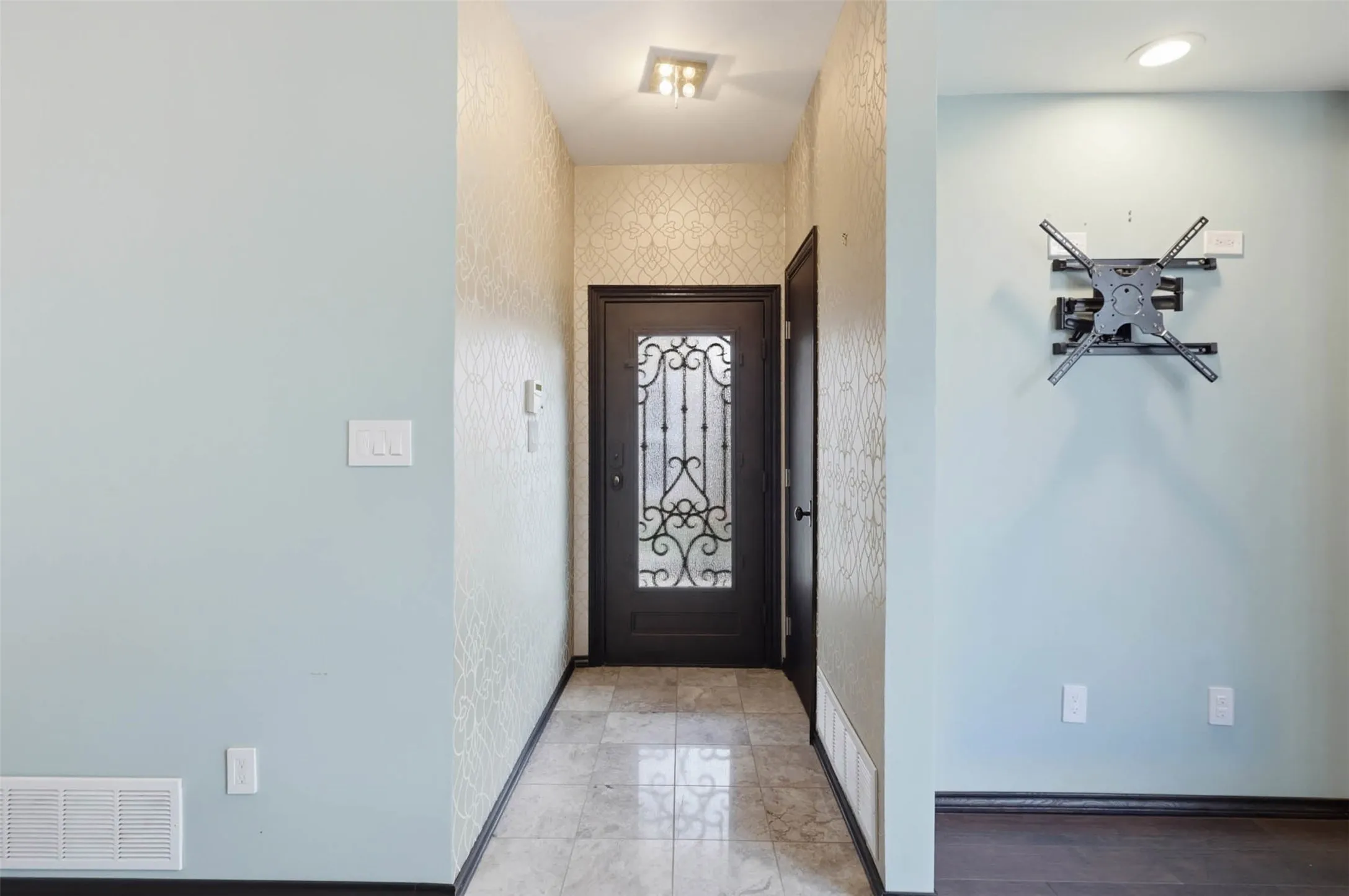 Single Family Residence For Sale in Collin County , 3006 N Jomar Drive, Plano, Texas 75075, 3 Bedroom, 3 Bathroom, 2 Garage spaces, 2,427 Sqft, built in 1984, mls#21293567, Real Estate Agent in Plano, Homes For Sale in Collin county, Homes For Sale in Plano, Realtor in Plano Texas, Real Estate Brokerage Independent Realty Texas, Luminita Cordes Realtor