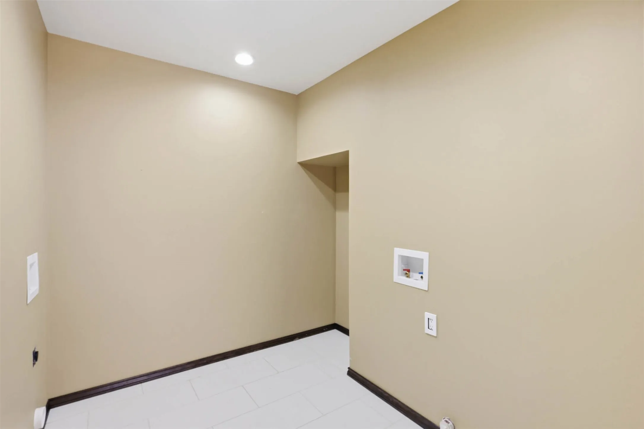 Single Family Residence For Sale in Collin County , 3006 N Jomar Drive, Plano, Texas 75075, 3 Bedroom, 3 Bathroom, 2 Garage spaces, 2,427 Sqft, built in 1984, mls#21293567, Real Estate Agent in Plano, Homes For Sale in Collin county, Homes For Sale in Plano, Realtor in Plano Texas, Real Estate Brokerage Independent Realty Texas, Luminita Cordes Realtor