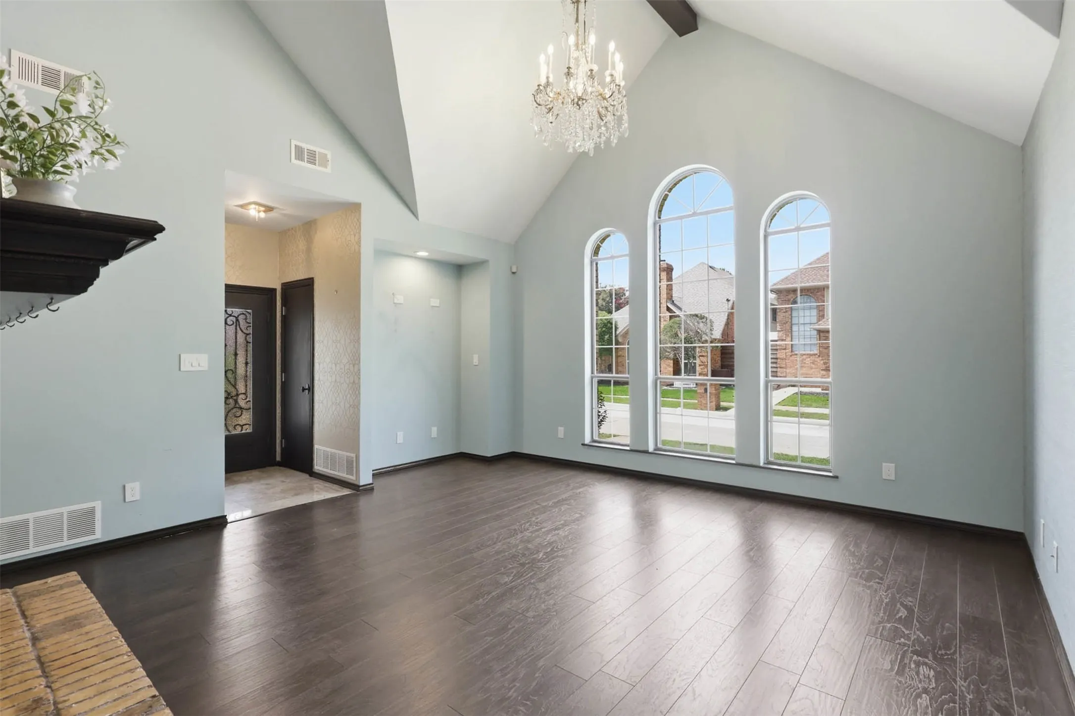 Single Family Residence For Sale in Collin County , 3006 N Jomar Drive, Plano, Texas 75075, 3 Bedroom, 3 Bathroom, 2 Garage spaces, 2,427 Sqft, built in 1984, mls#21293567, Real Estate Agent in Plano, Homes For Sale in Collin county, Homes For Sale in Plano, Realtor in Plano Texas, Real Estate Brokerage Independent Realty Texas, Luminita Cordes Realtor