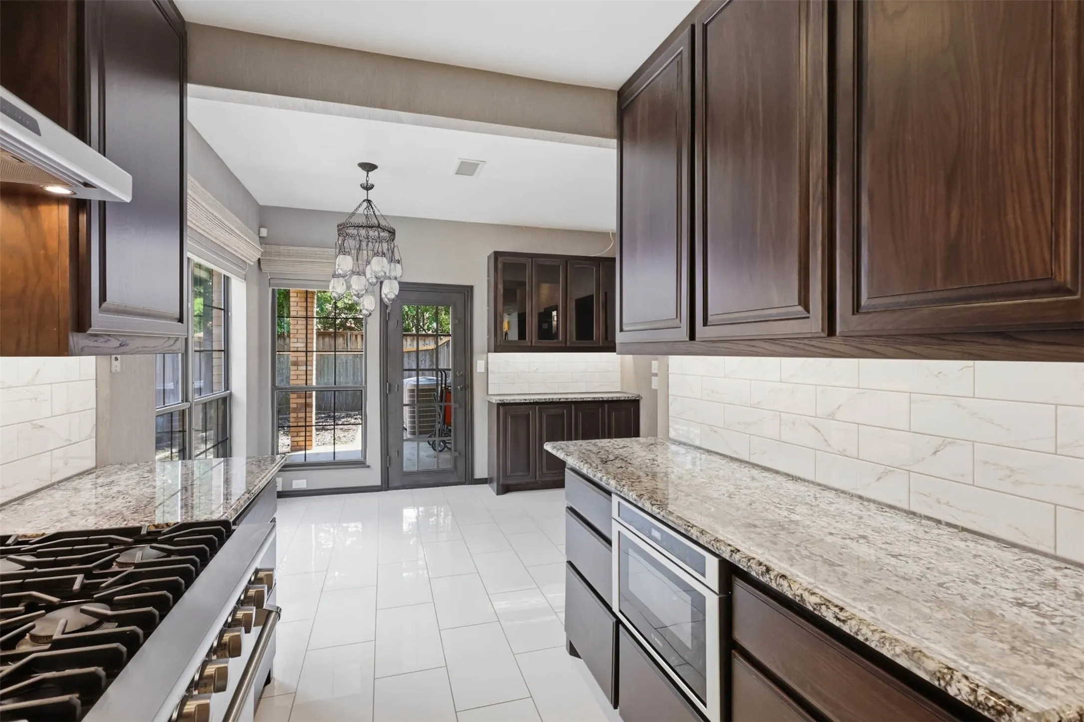 Single Family Residence For Sale in Collin County , 3006 N Jomar Drive, Plano, Texas 75075, 3 Bedroom, 3 Bathroom, 2 Garage spaces, 2,427 Sqft, built in 1984, mls#21293567, Real Estate Agent in Plano, Homes For Sale in Collin county, Homes For Sale in Plano, Realtor in Plano Texas, Real Estate Brokerage Independent Realty Texas, Luminita Cordes Realtor