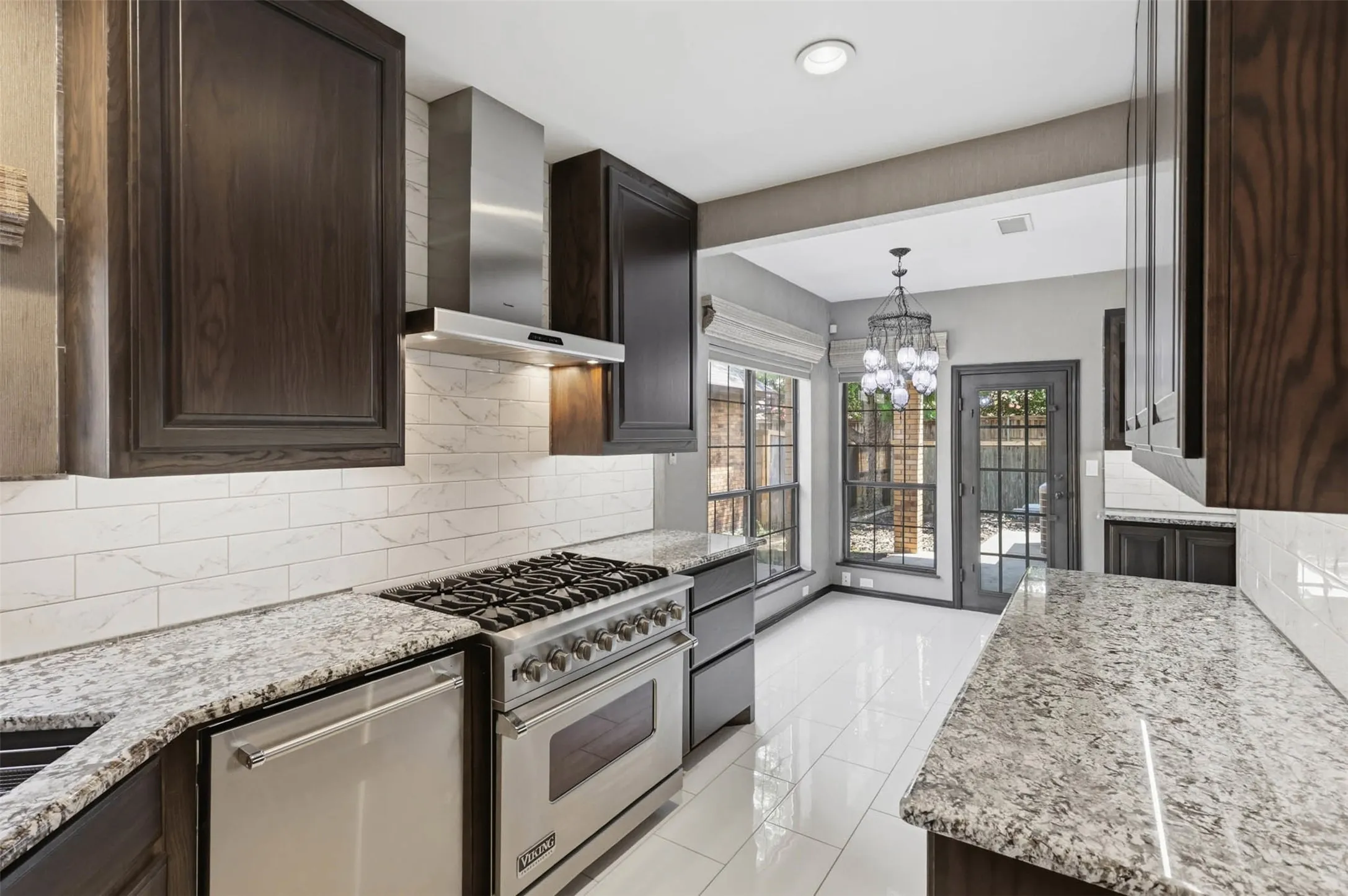 Single Family Residence For Sale in Collin County , 3006 N Jomar Drive, Plano, Texas 75075, 3 Bedroom, 3 Bathroom, 2 Garage spaces, 2,427 Sqft, built in 1984, mls#21293567, Real Estate Agent in Plano, Homes For Sale in Collin county, Homes For Sale in Plano, Realtor in Plano Texas, Real Estate Brokerage Independent Realty Texas, Luminita Cordes Realtor