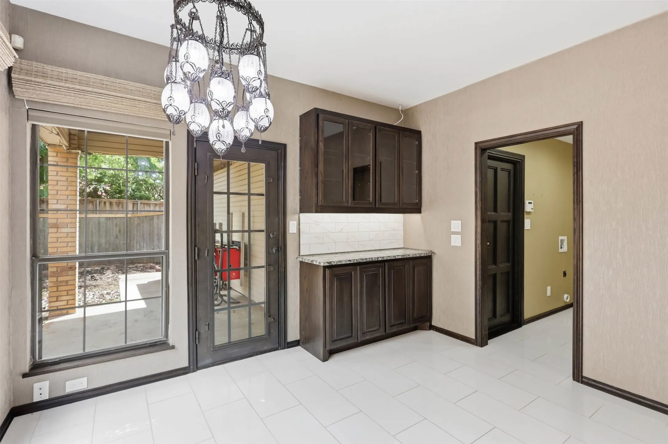 Single Family Residence For Sale in Collin County , 3006 N Jomar Drive, Plano, Texas 75075, 3 Bedroom, 3 Bathroom, 2 Garage spaces, 2,427 Sqft, built in 1984, mls#21293567, Real Estate Agent in Plano, Homes For Sale in Collin county, Homes For Sale in Plano, Realtor in Plano Texas, Real Estate Brokerage Independent Realty Texas, Luminita Cordes Realtor