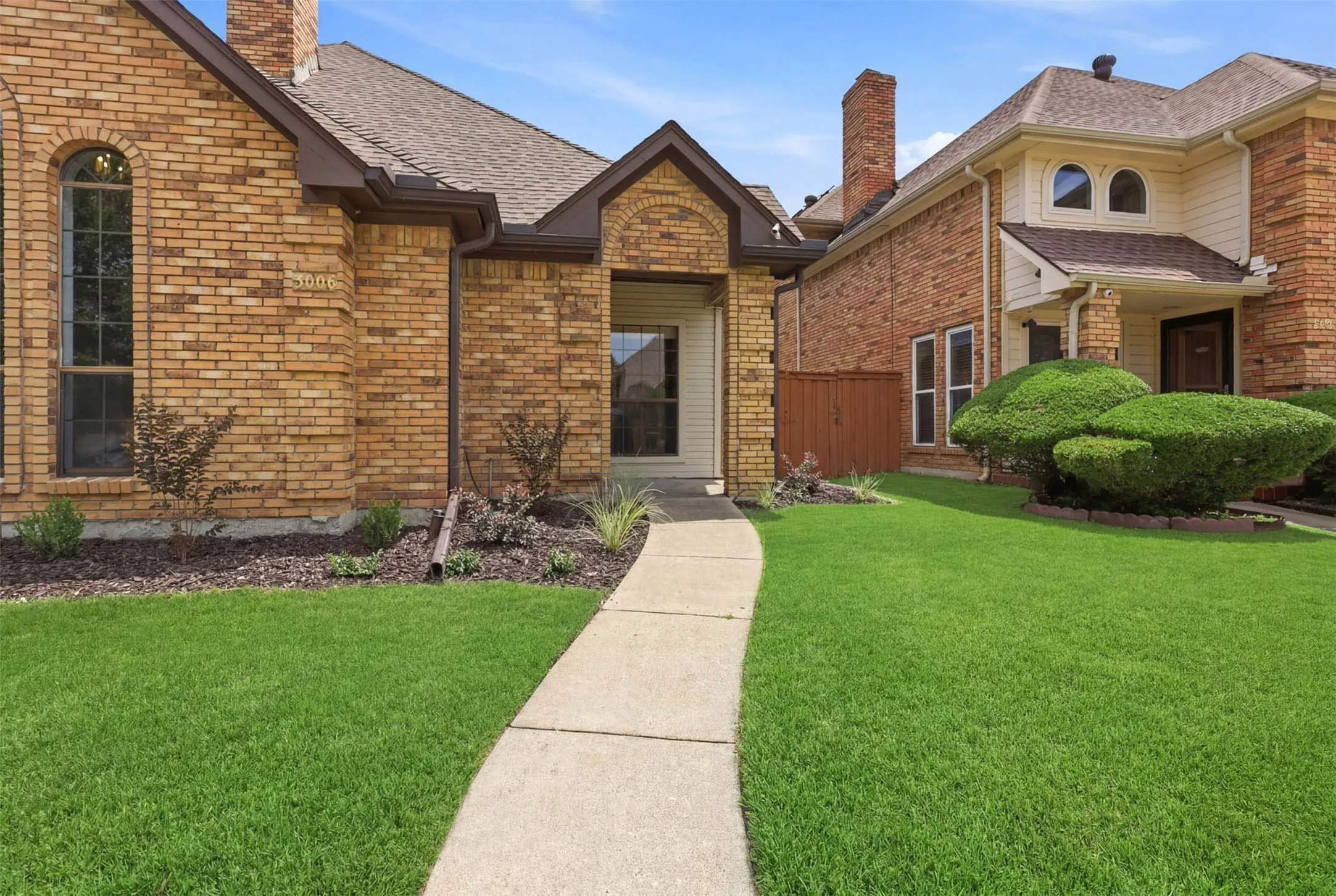 Single Family Residence For Sale in Collin County , 3006 N Jomar Drive, Plano, Texas 75075, 3 Bedroom, 3 Bathroom, 2 Garage spaces, 2,427 Sqft, built in 1984, mls#21293567, Real Estate Agent in Plano, Homes For Sale in Collin county, Homes For Sale in Plano, Realtor in Plano Texas, Real Estate Brokerage Independent Realty Texas, Luminita Cordes Realtor
