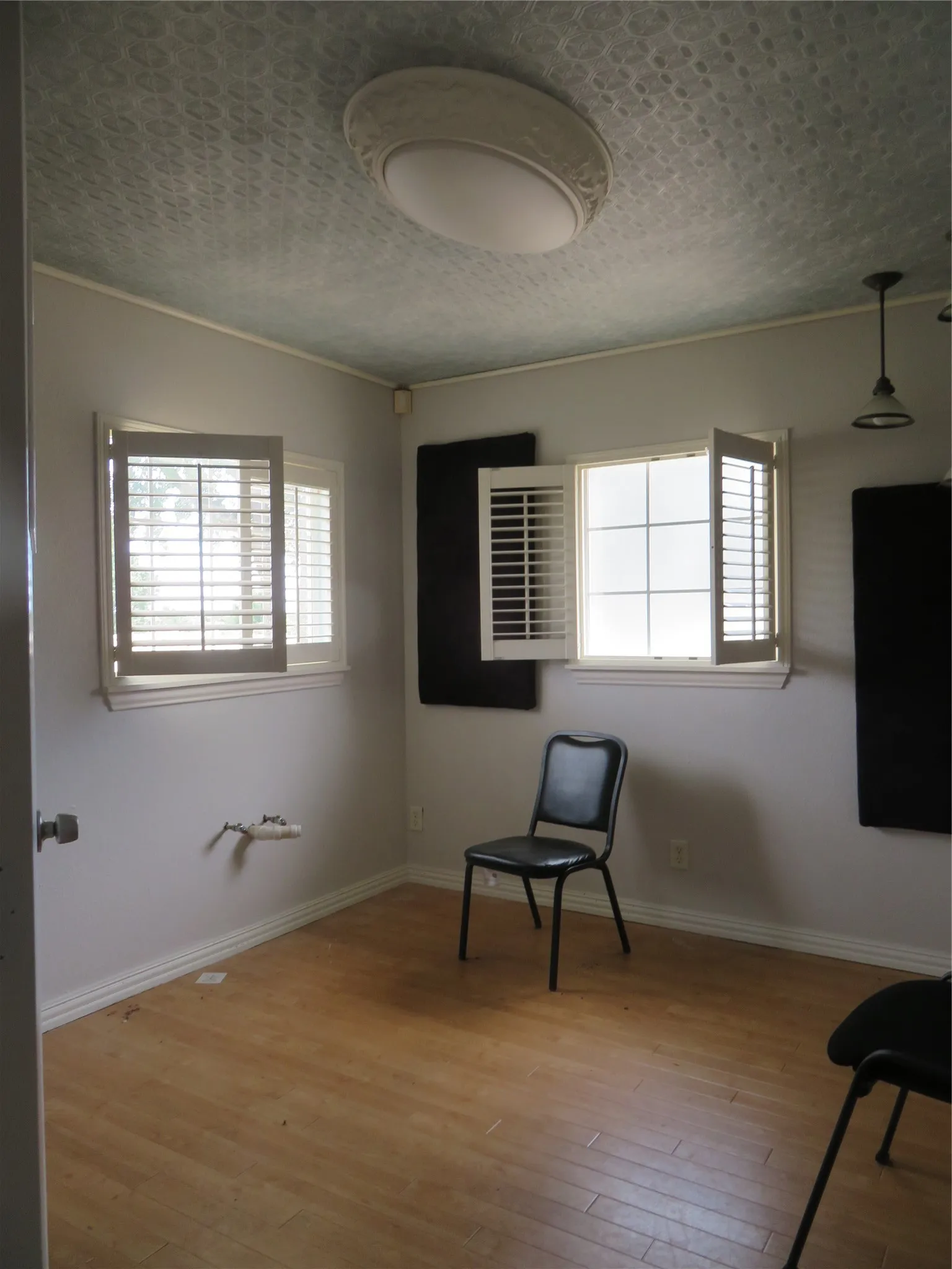 Office For Sale in Denton County , 3490 Teasley Lane, Denton, Texas 76210, 0, 0, Garage spaces, 4,294 Sqft, built in 1965, Price $550,000, mls#21291035, Real Estate Agent in Denton, Homes For Sale in Denton county, Homes For Sale in Denton, Realtor in Denton Texas, Real Estate Brokerage Independent Realty Texas, Luminita Cordes Realtor