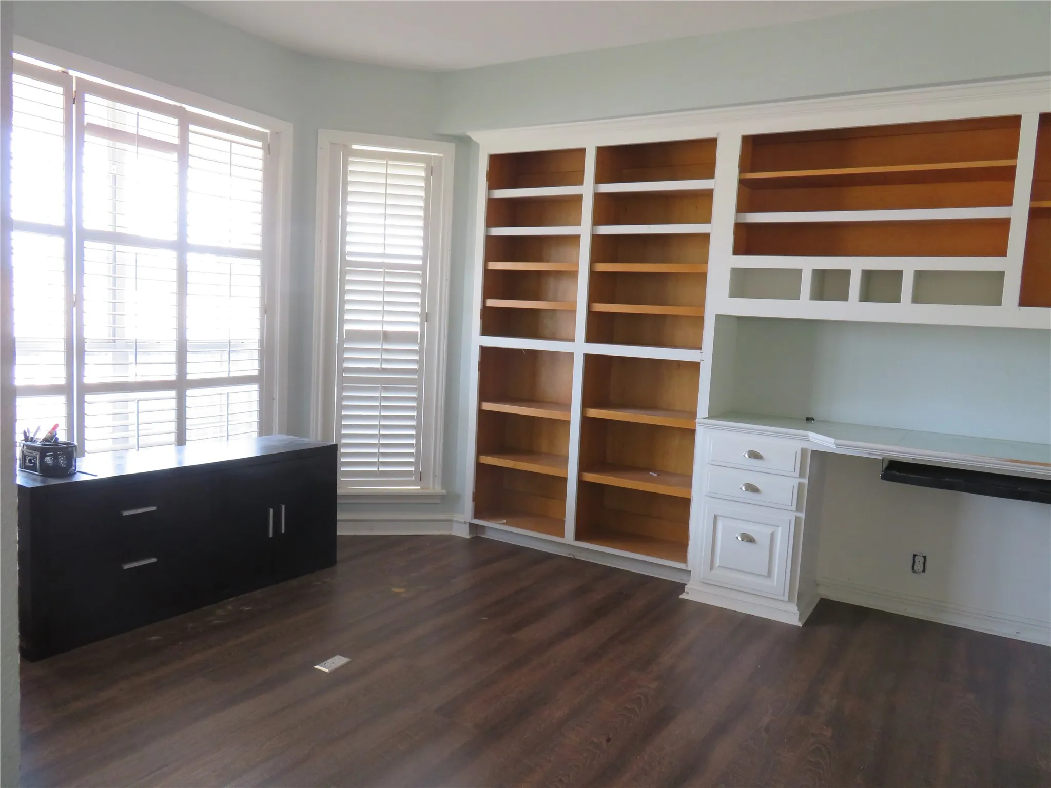Office For Sale in Denton County , 3490 Teasley Lane, Denton, Texas 76210, 0, 0, Garage spaces, 4,294 Sqft, built in 1965, Price $550,000, mls#21291035, Real Estate Agent in Denton, Homes For Sale in Denton county, Homes For Sale in Denton, Realtor in Denton Texas, Real Estate Brokerage Independent Realty Texas, Luminita Cordes Realtor