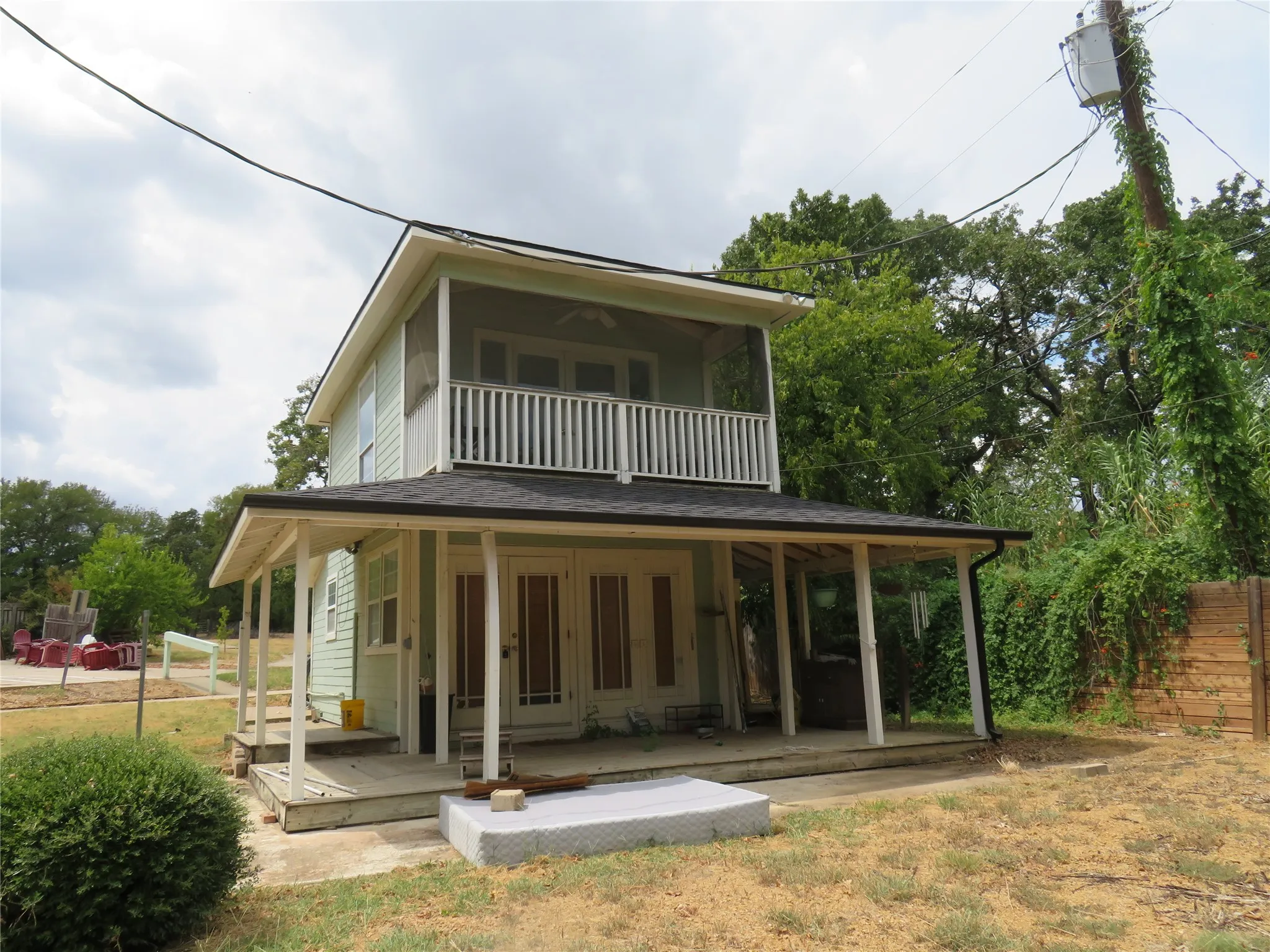 Front of Efficiency Apt