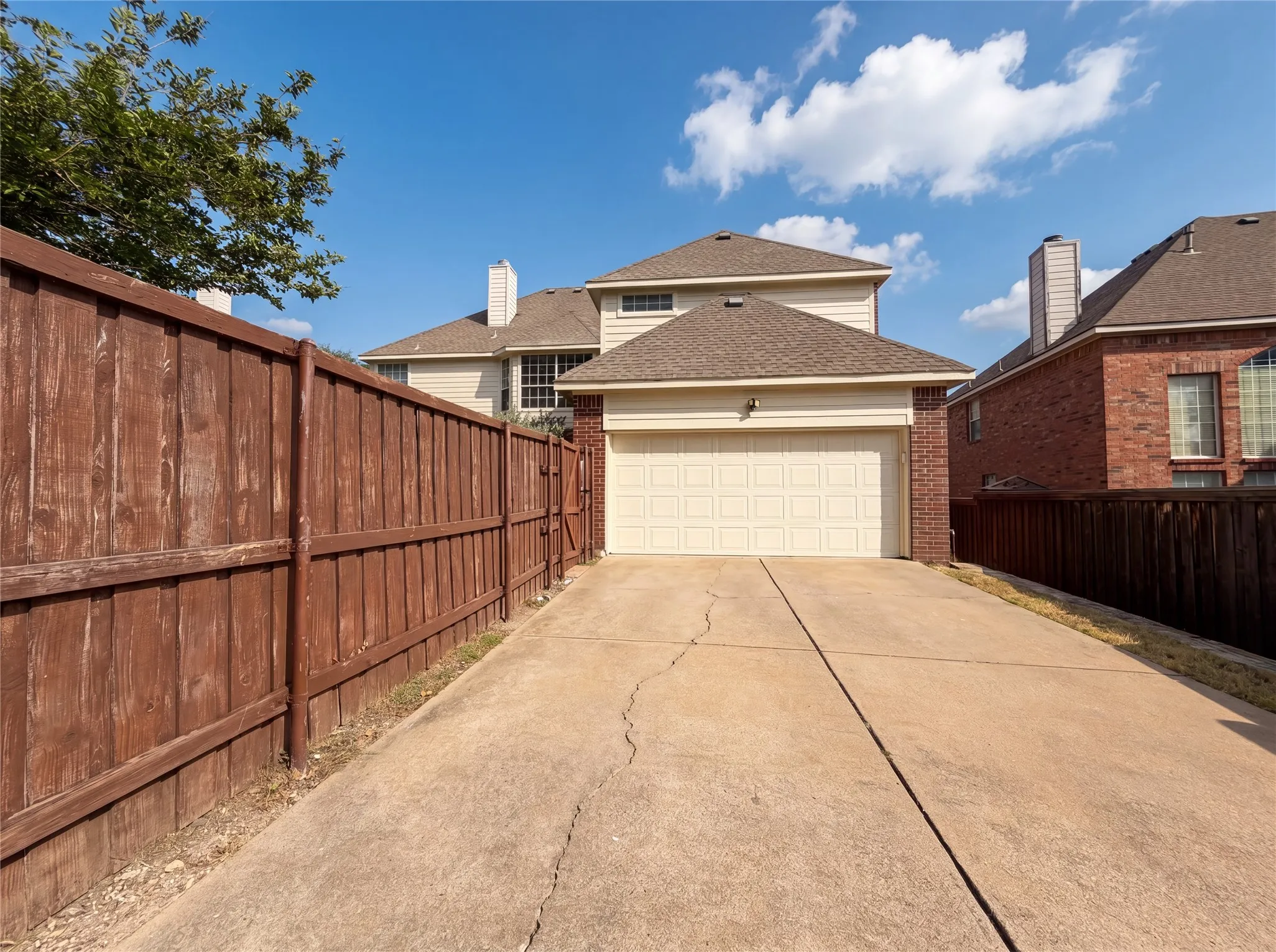 Single Family Residence For Sale in Collin County , 1429 Greenbriar Drive, Allen, Texas 75013, 5 Bedroom, 4 Bathroom, 2 Garage spaces, 3,620 Sqft, built in 1998, mls#21293616, Real Estate Agent in Allen, Homes For Sale in Collin county, Homes For Sale in Allen, Realtor in Allen Texas, Real Estate Brokerage Independent Realty Texas, Luminita Cordes Realtor