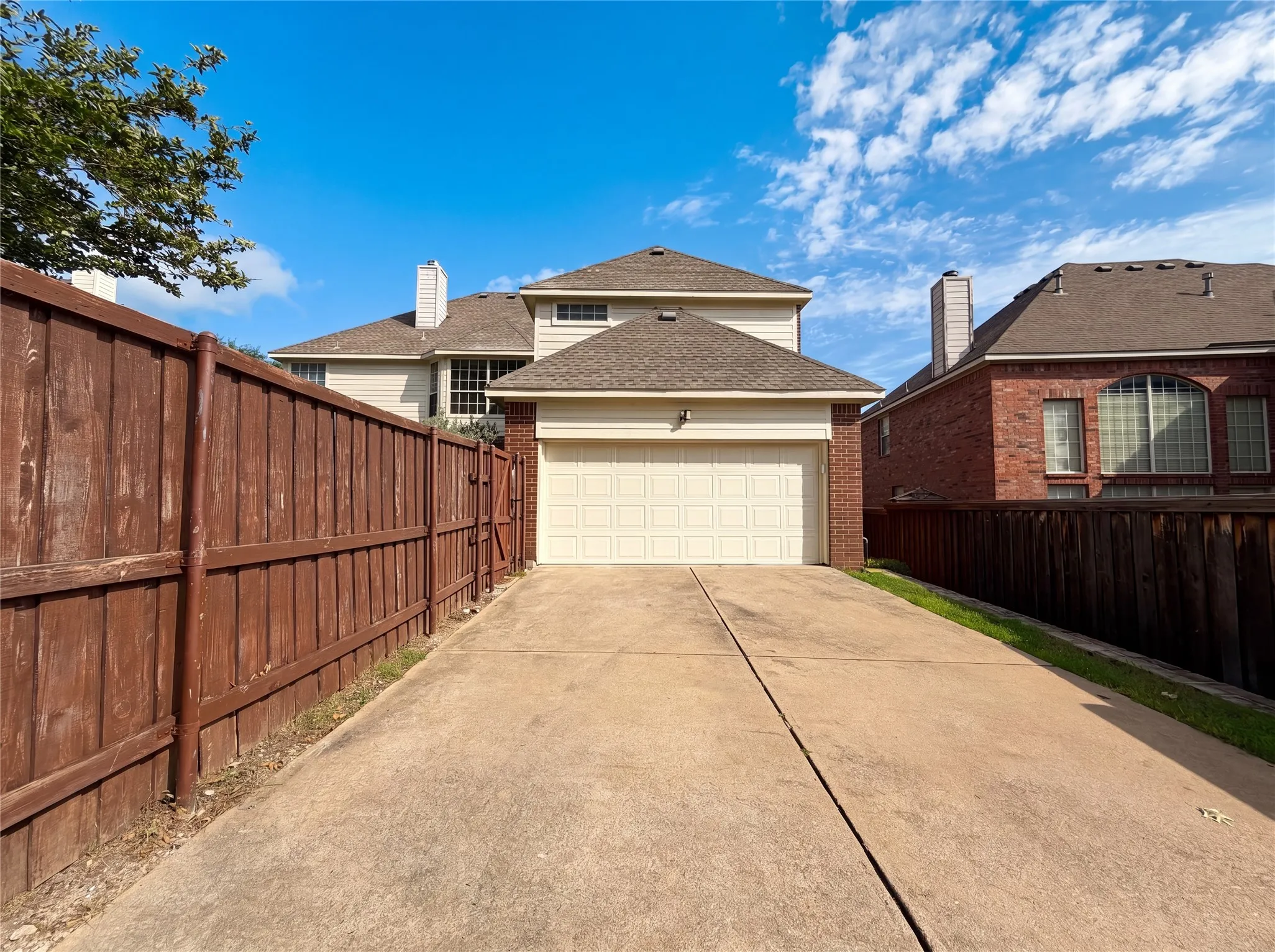 Single Family Residence For Sale in Collin County , 1429 Greenbriar Drive, Allen, Texas 75013, 5 Bedroom, 4 Bathroom, 2 Garage spaces, 3,620 Sqft, built in 1998, mls#21293616, Real Estate Agent in Allen, Homes For Sale in Collin county, Homes For Sale in Allen, Realtor in Allen Texas, Real Estate Brokerage Independent Realty Texas, Luminita Cordes Realtor