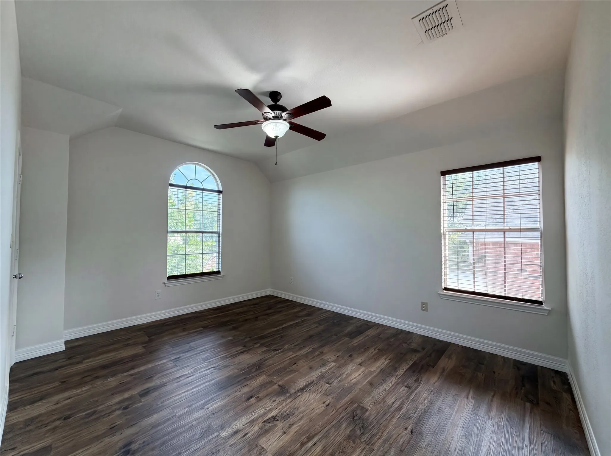 Single Family Residence For Sale in Collin County , 1429 Greenbriar Drive, Allen, Texas 75013, 5 Bedroom, 4 Bathroom, 2 Garage spaces, 3,620 Sqft, built in 1998, mls#21293616, Real Estate Agent in Allen, Homes For Sale in Collin county, Homes For Sale in Allen, Realtor in Allen Texas, Real Estate Brokerage Independent Realty Texas, Luminita Cordes Realtor