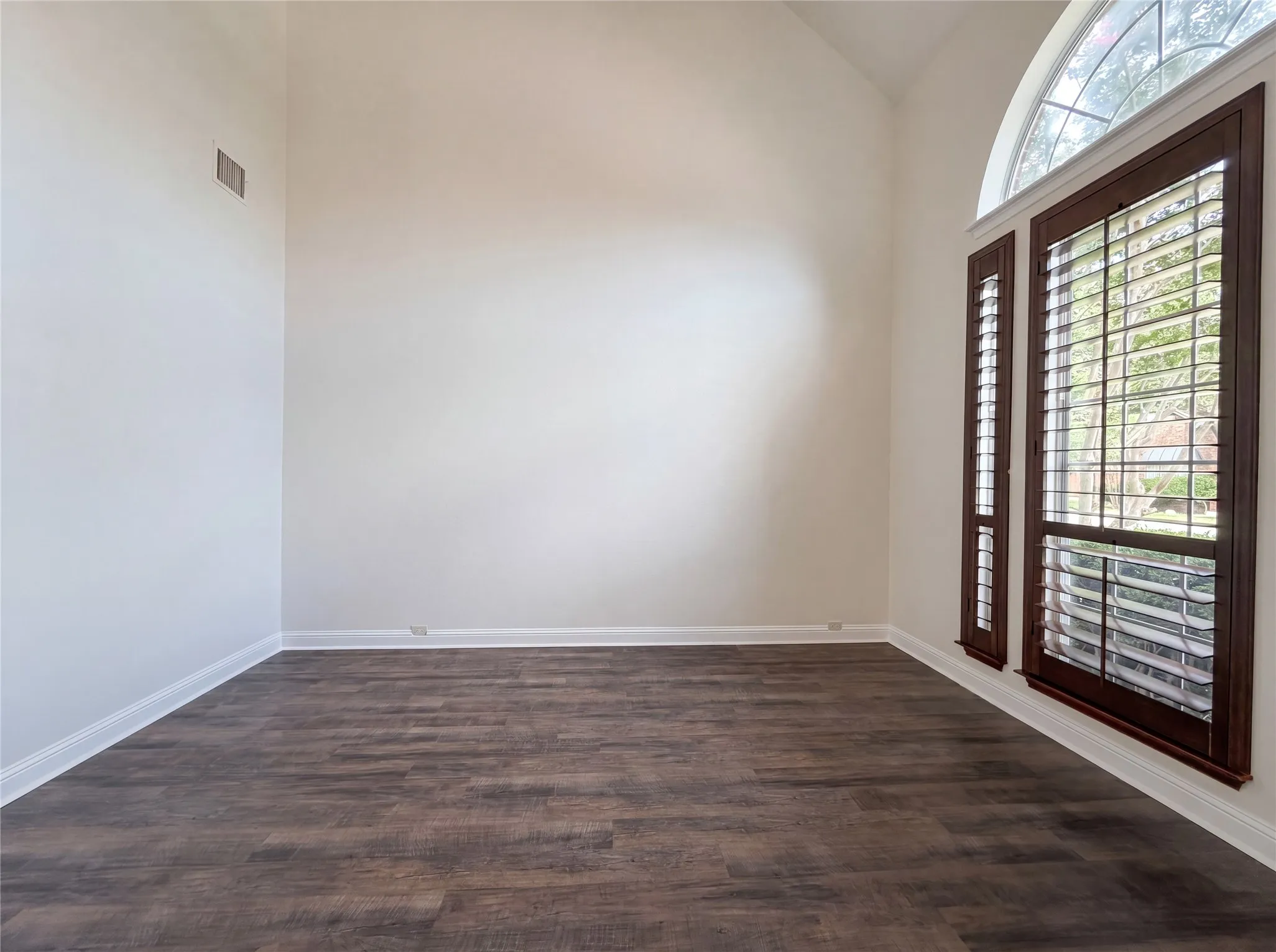 Single Family Residence For Sale in Collin County , 1429 Greenbriar Drive, Allen, Texas 75013, 5 Bedroom, 4 Bathroom, 2 Garage spaces, 3,620 Sqft, built in 1998, mls#21293616, Real Estate Agent in Allen, Homes For Sale in Collin county, Homes For Sale in Allen, Realtor in Allen Texas, Real Estate Brokerage Independent Realty Texas, Luminita Cordes Realtor