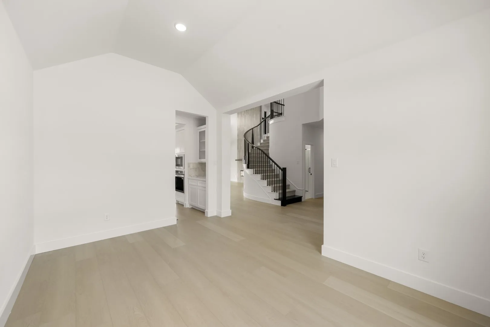 3731 Ironwood- flex space-2