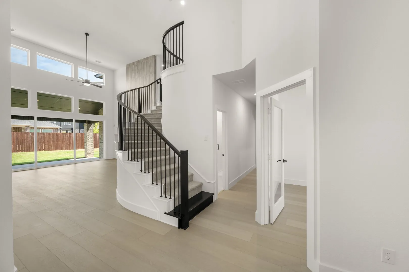 3731 Ironwood- Entry-2