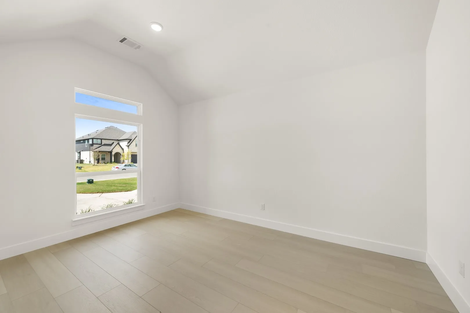 3731 Ironwood- flex space-1